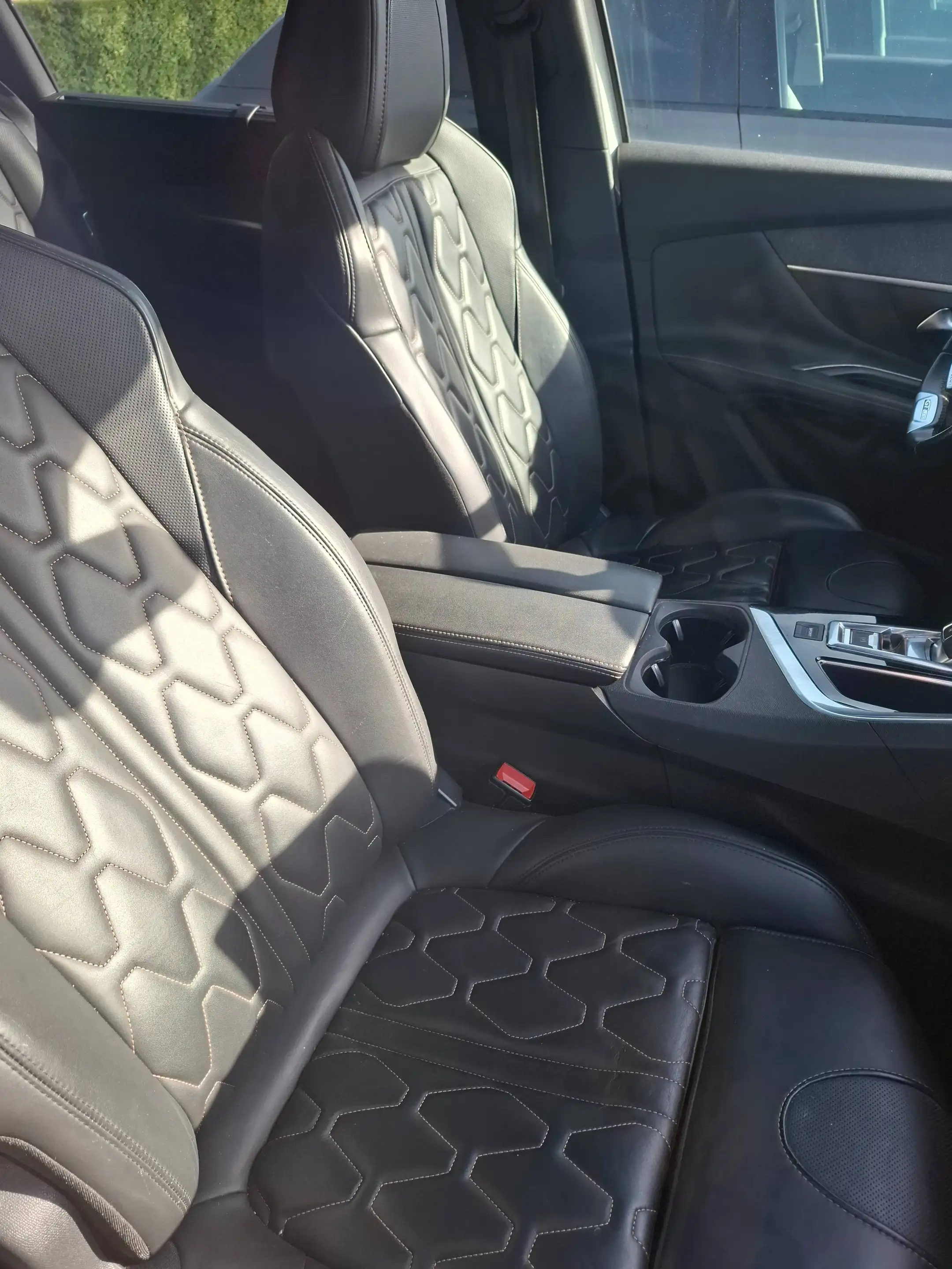 Peugeot 5008 5008 1.5 BlueHDi GT Line (EU6.2) — photo 5
