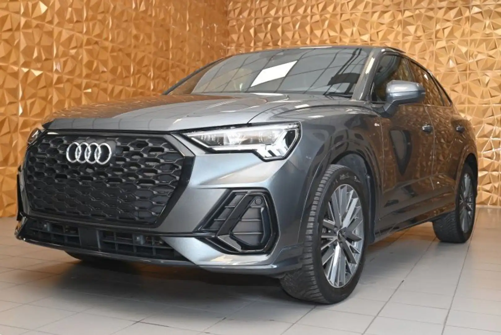 Audi Q3 SPB 35 TDI Q.S-TR.BUSIN.2X S-LINE TETTO RADAR FULL Gris - 1
