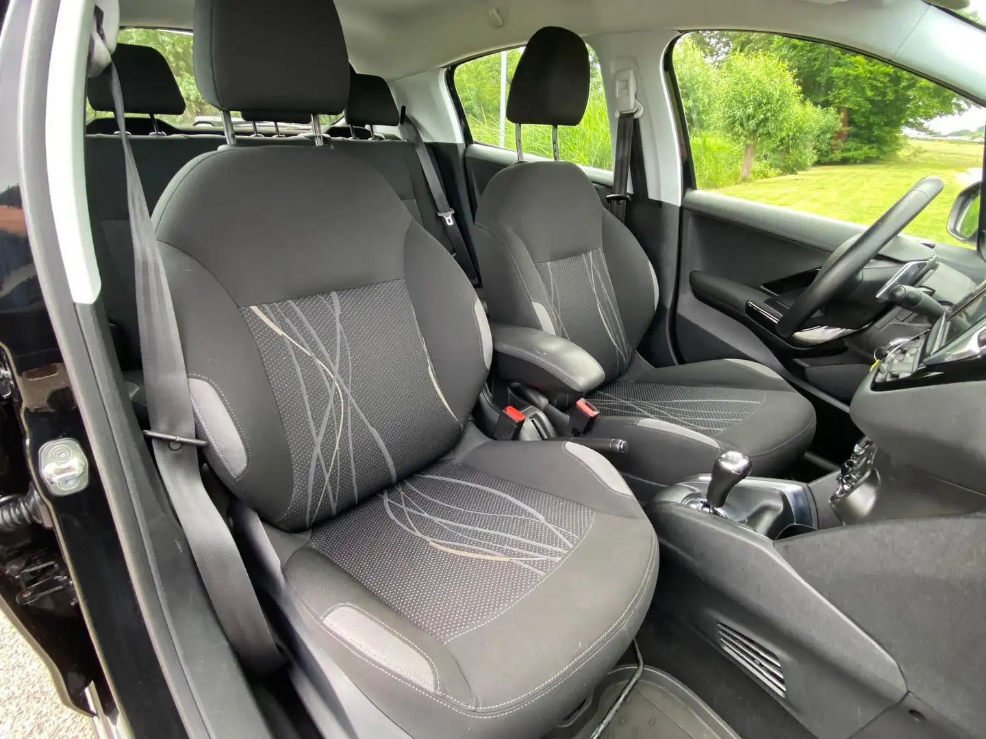 Peugeot 208 1.2 e-VTi Active 5DRS AUTOMAAT NAVI AIRCO NAP NIEU Schwarz - 2