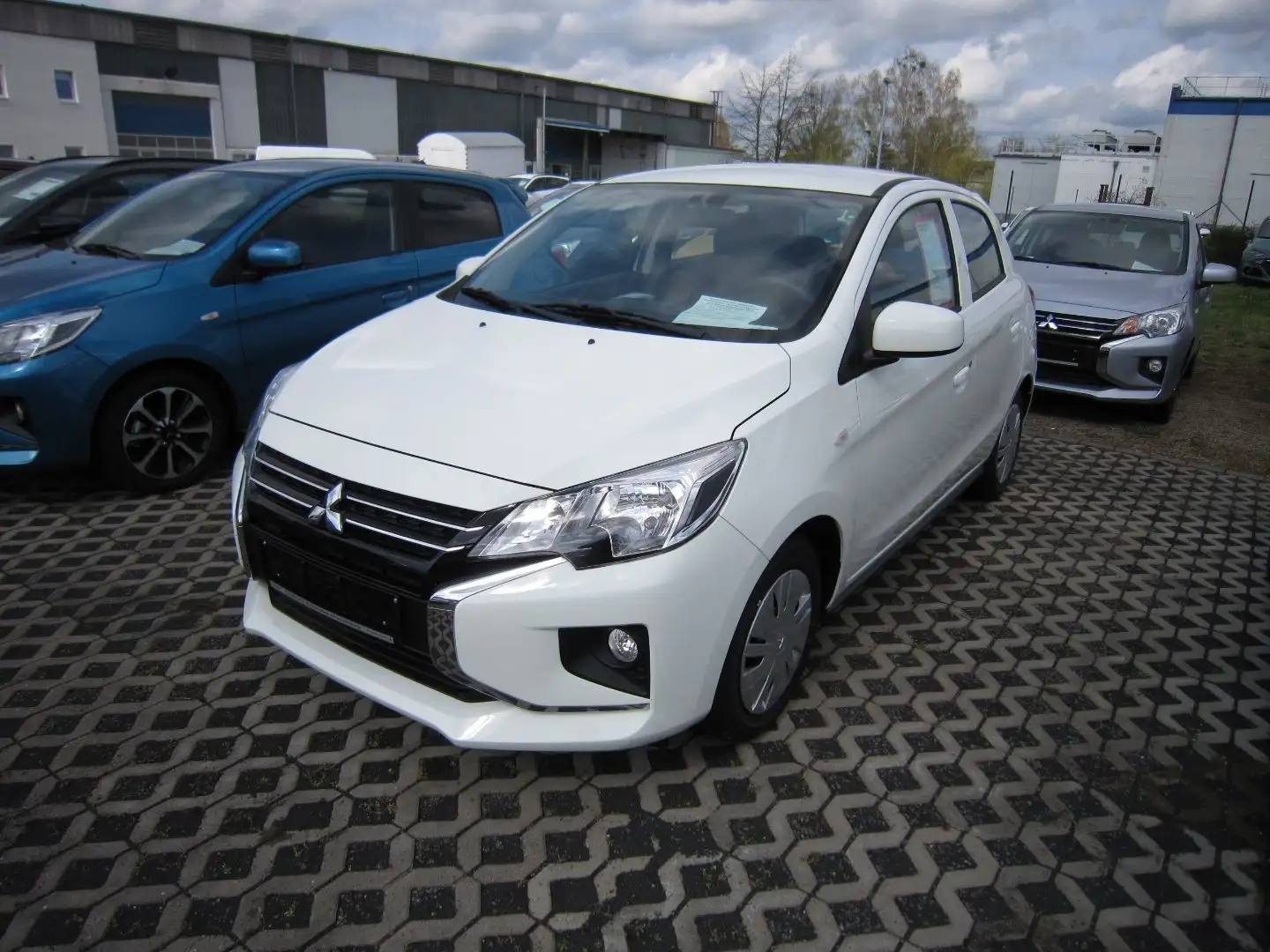 Mitsubishi Space Star Select 1.2 MIVEC 5-Gang Bianco - 1