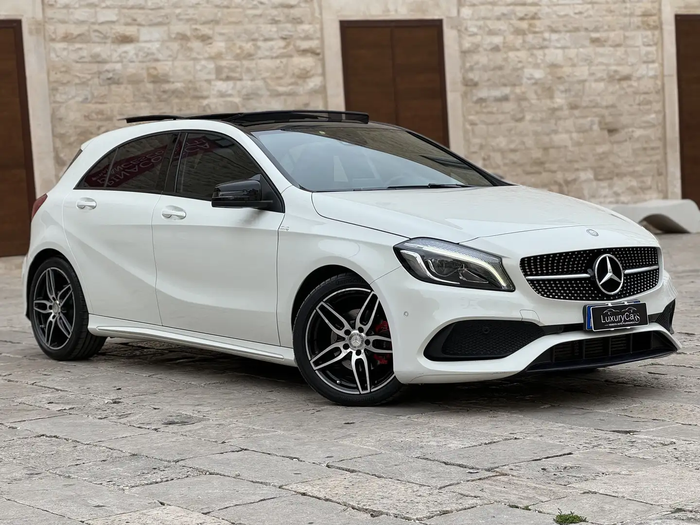 Mercedes-Benz A 200 A 200 d Premium auto my16 TETTO AMG Bianco - 1