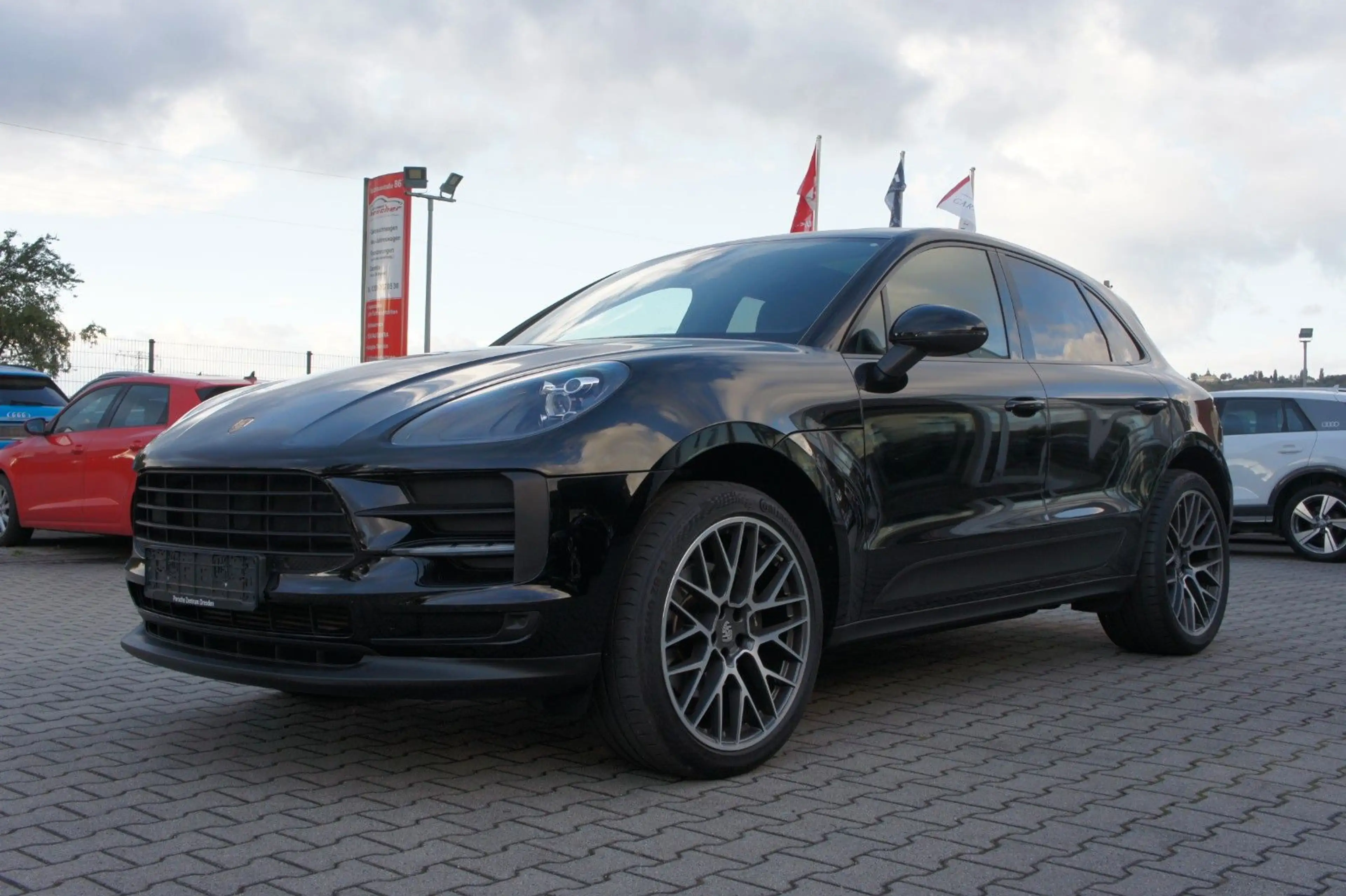 Porsche Macan 2.0 Basis *LED*PANO*KAMERA*21-ZOLL* — photo 4