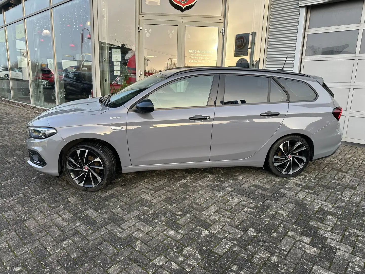 Fiat Tipo Sport LED-SCHEINWERFER / AHK Grau - 2