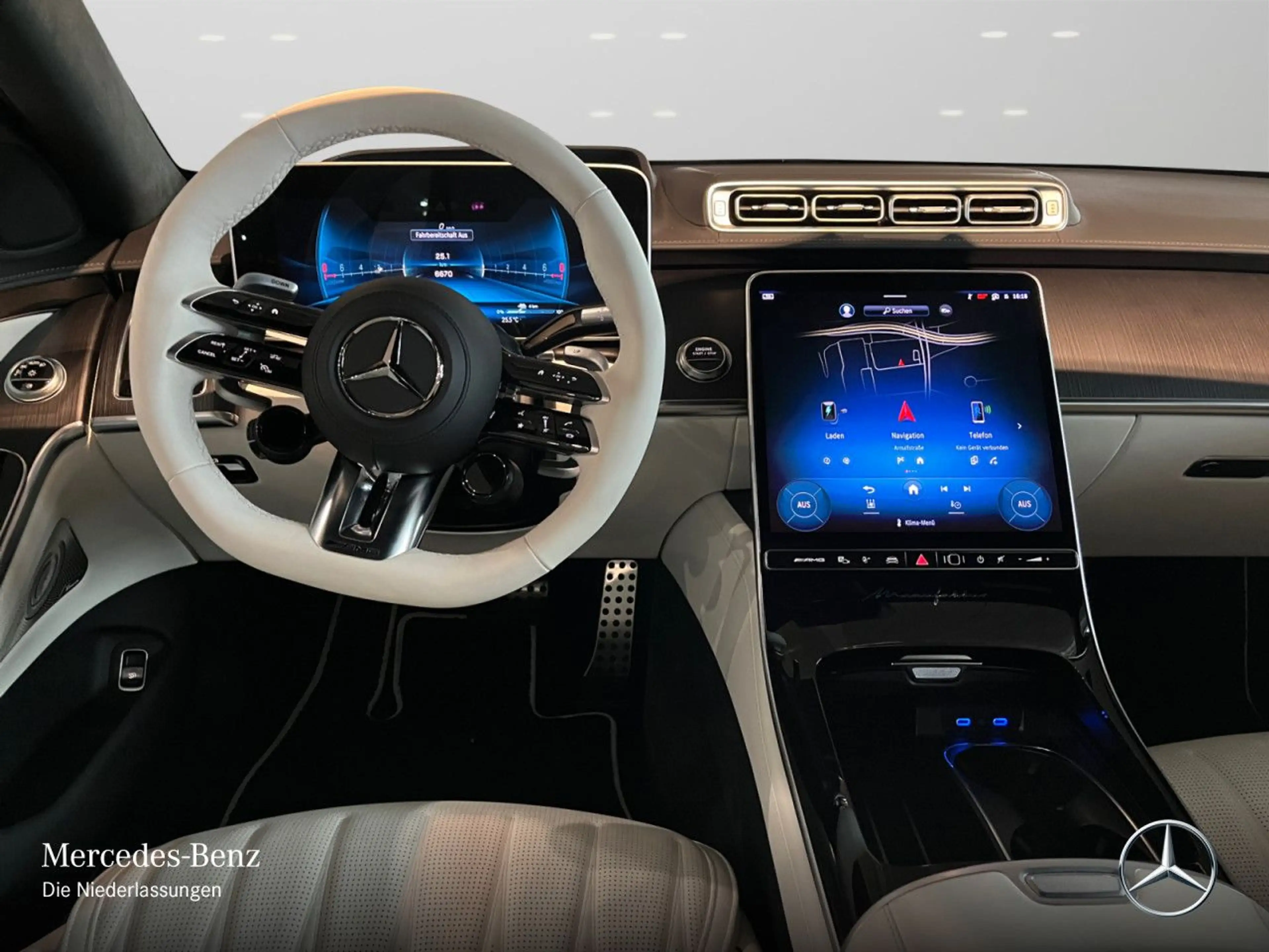 Mercedes-Benz S 63 AMG S 63 S E PANO+DIGITAL-L+BURMESTER3D+FAHRASS — photo 11