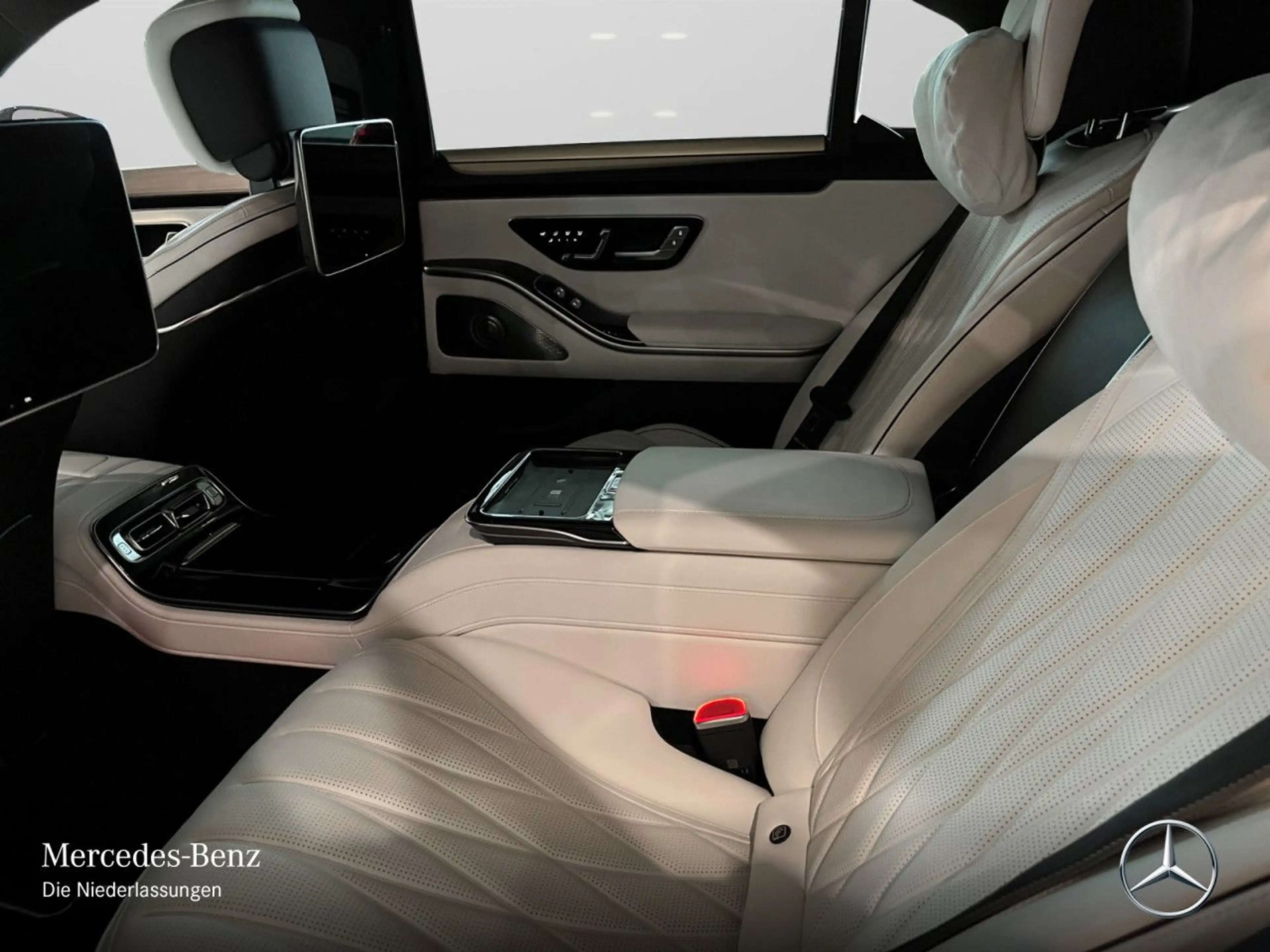 Mercedes-Benz S 63 AMG S 63 S E PANO+DIGITAL-L+BURMESTER3D+FAHRASS — photo 15