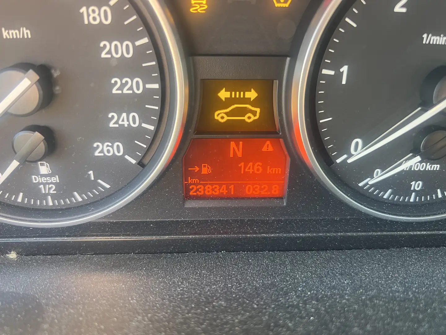 BMW X1 sDrive18d Aut. / MOTORSCHADEN - 2