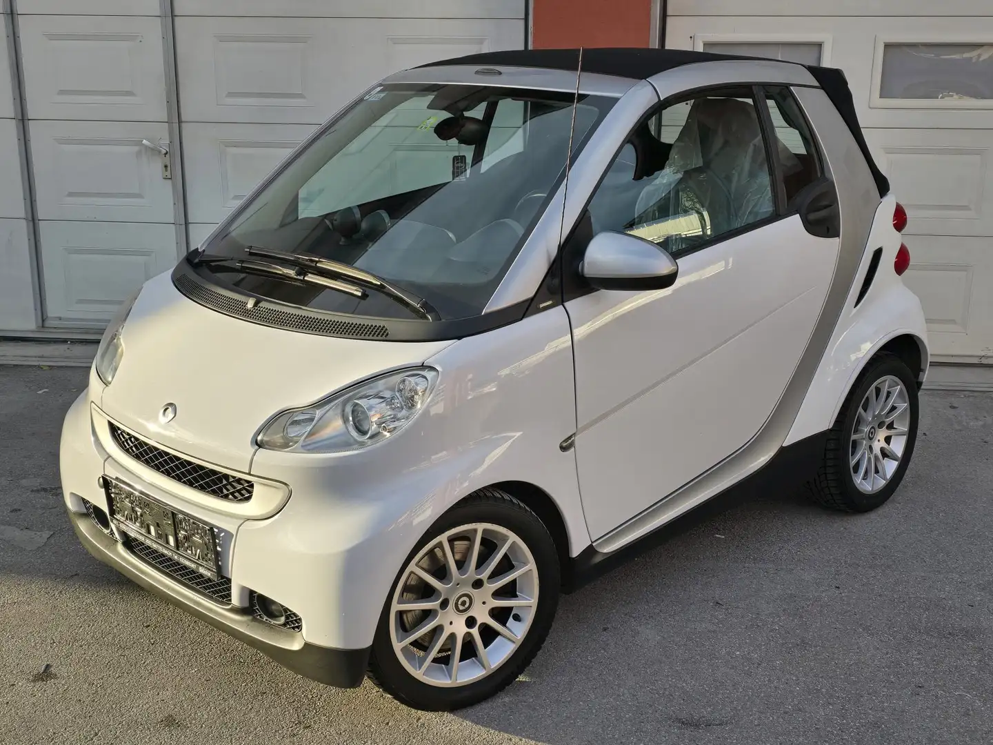 smart forTwo smart fortwo cabrio passion *Pickerl NEU * Weiß - 1