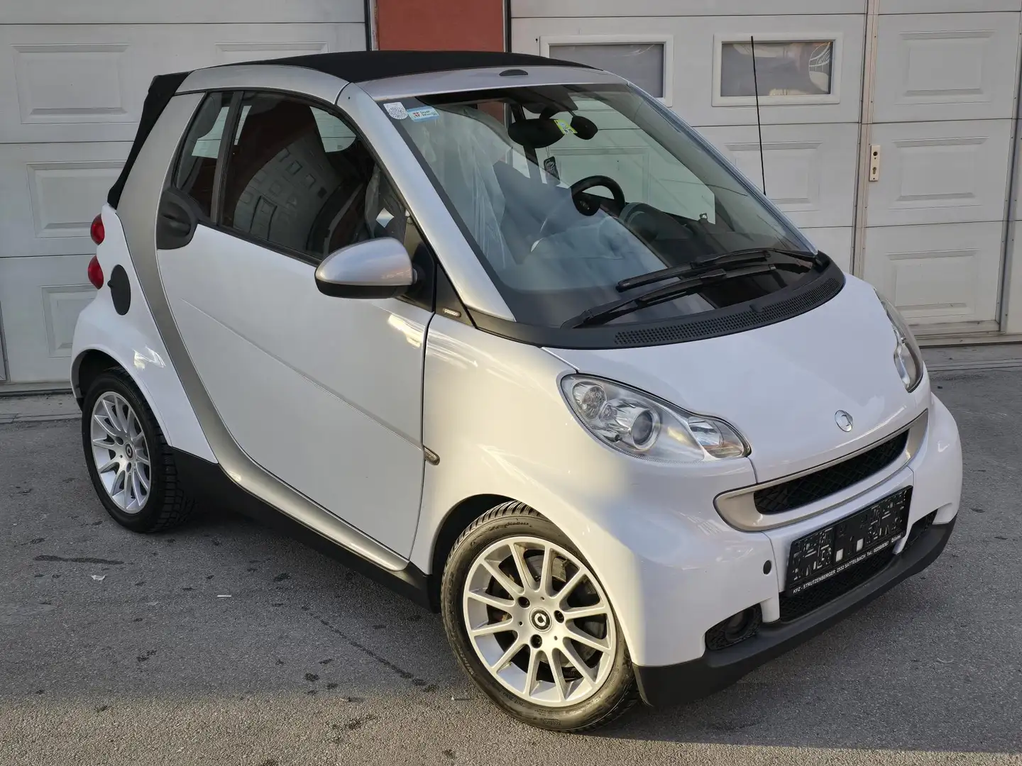 smart forTwo smart fortwo cabrio passion *Pickerl NEU * Weiß - 2