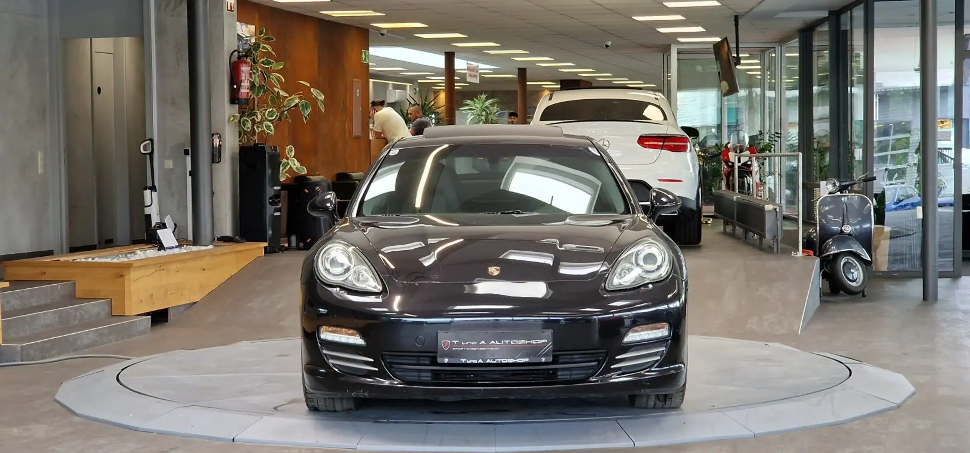 Porsche Panamera 4S Aut. *Scheibedach*BOSE*Kamera*20Zoll* Schwarz - 2