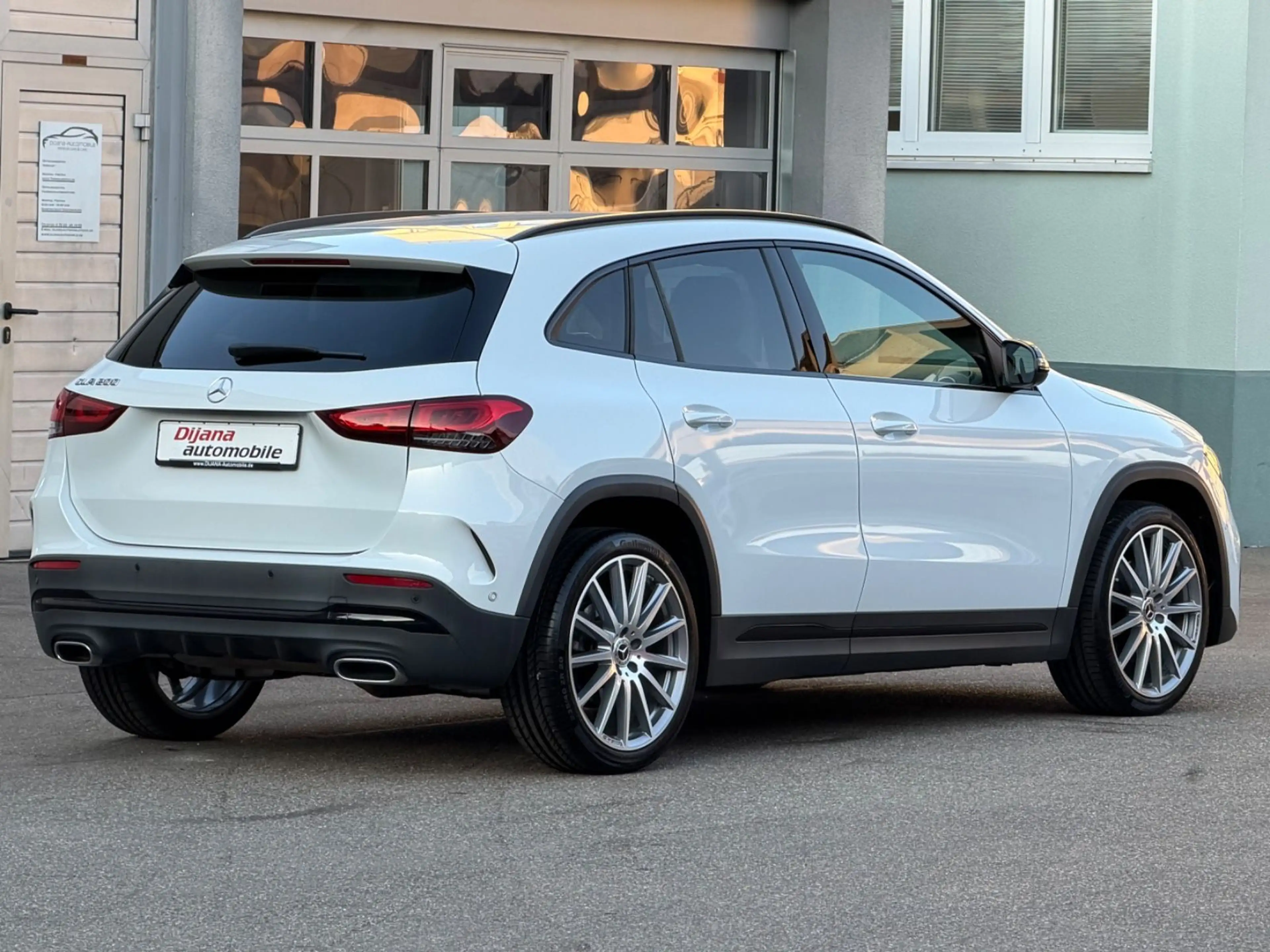 Mercedes-Benz GLA 200 AMG Night 20Zoll 1Hd Unfallfrei wieNEU! — photo 4