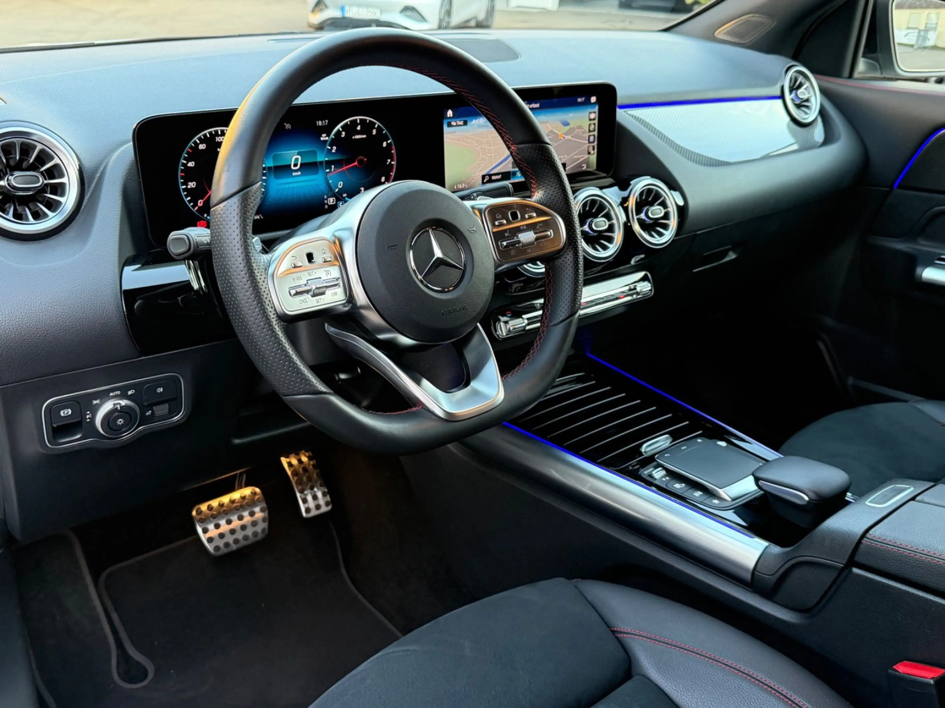 Mercedes-Benz GLA 200 AMG Night 20Zoll 1Hd Unfallfrei wieNEU! — photo 12