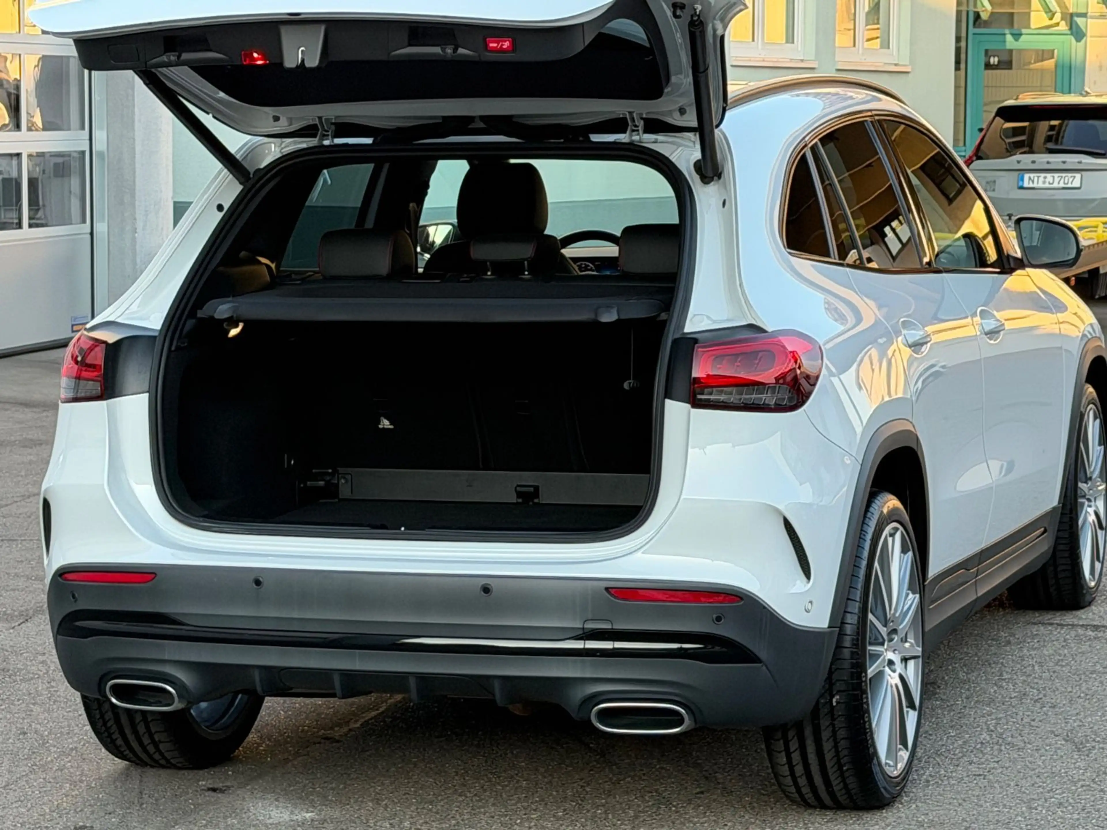 Mercedes-Benz GLA 200 AMG Night 20Zoll 1Hd Unfallfrei wieNEU! — photo 7