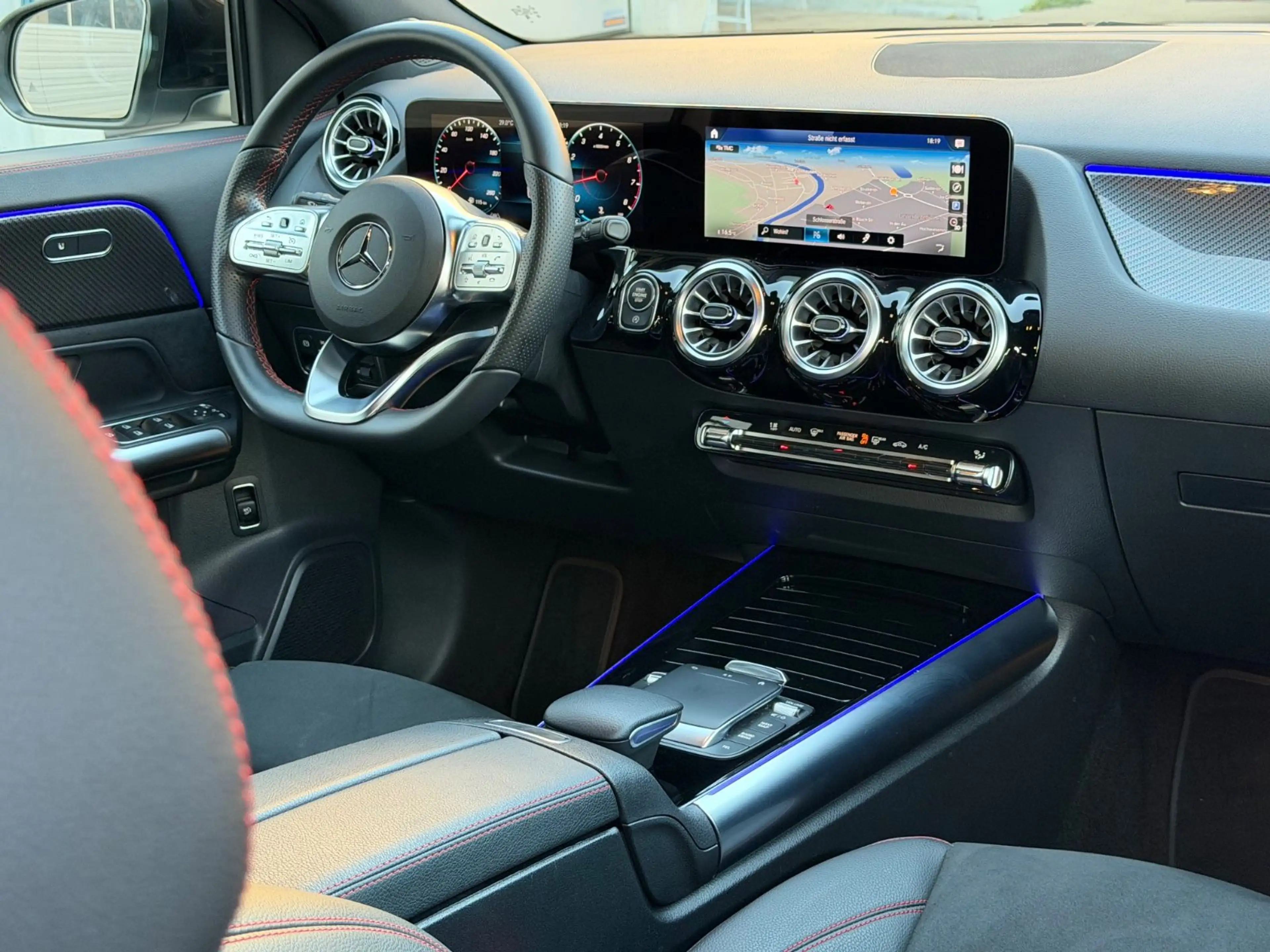 Mercedes-Benz GLA 200 AMG Night 20Zoll 1Hd Unfallfrei wieNEU! — photo 14