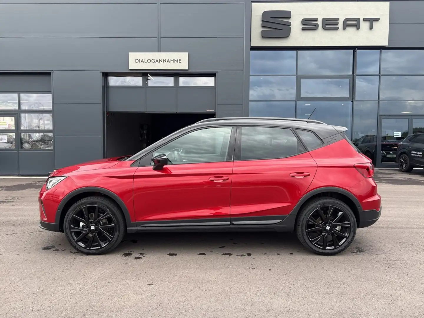 SEAT Arona FR Black Edition TSI DSG Navi SHZ ACC Klima Navi Gris - 2
