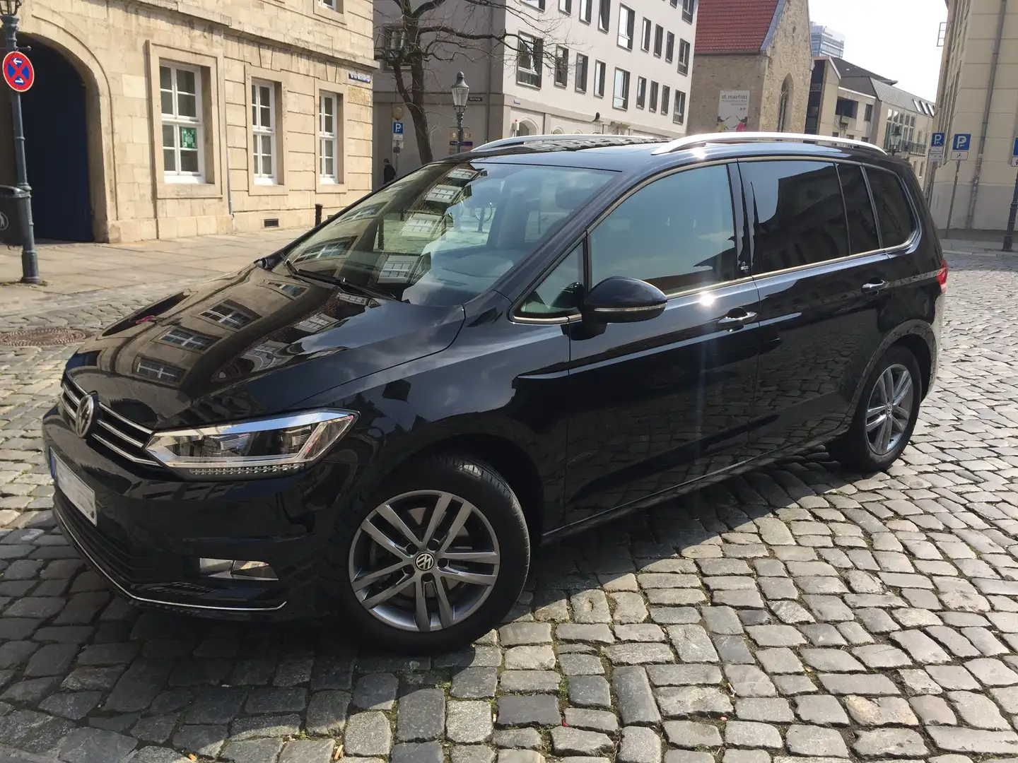 Volkswagen Touran Touran 1.2 TSI (BlueMotion Technology) SOUND Schwarz - 1