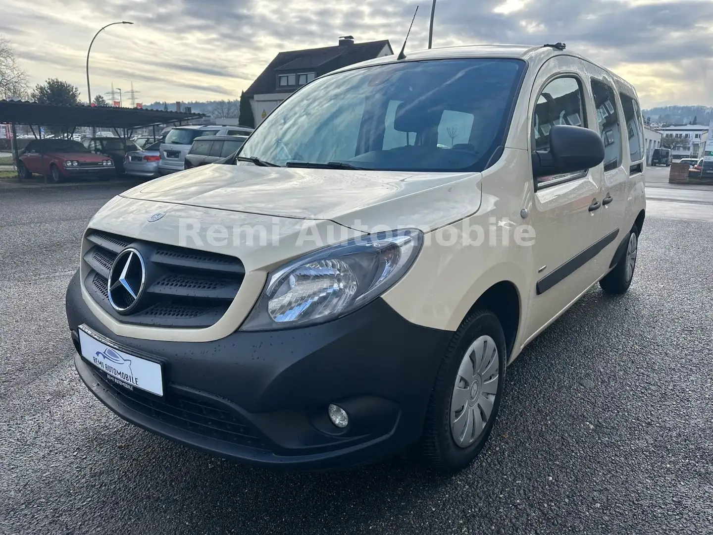 Mercedes-Benz Citan Kombi 111 CDI extralang 7 Sitze Gelb - 1