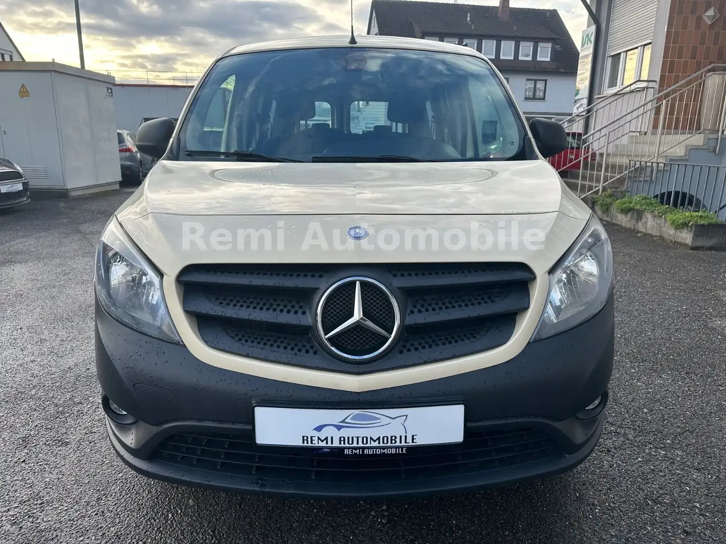 Mercedes-Benz Citan Kombi 111 CDI extralang 7 Sitze Gelb - 2