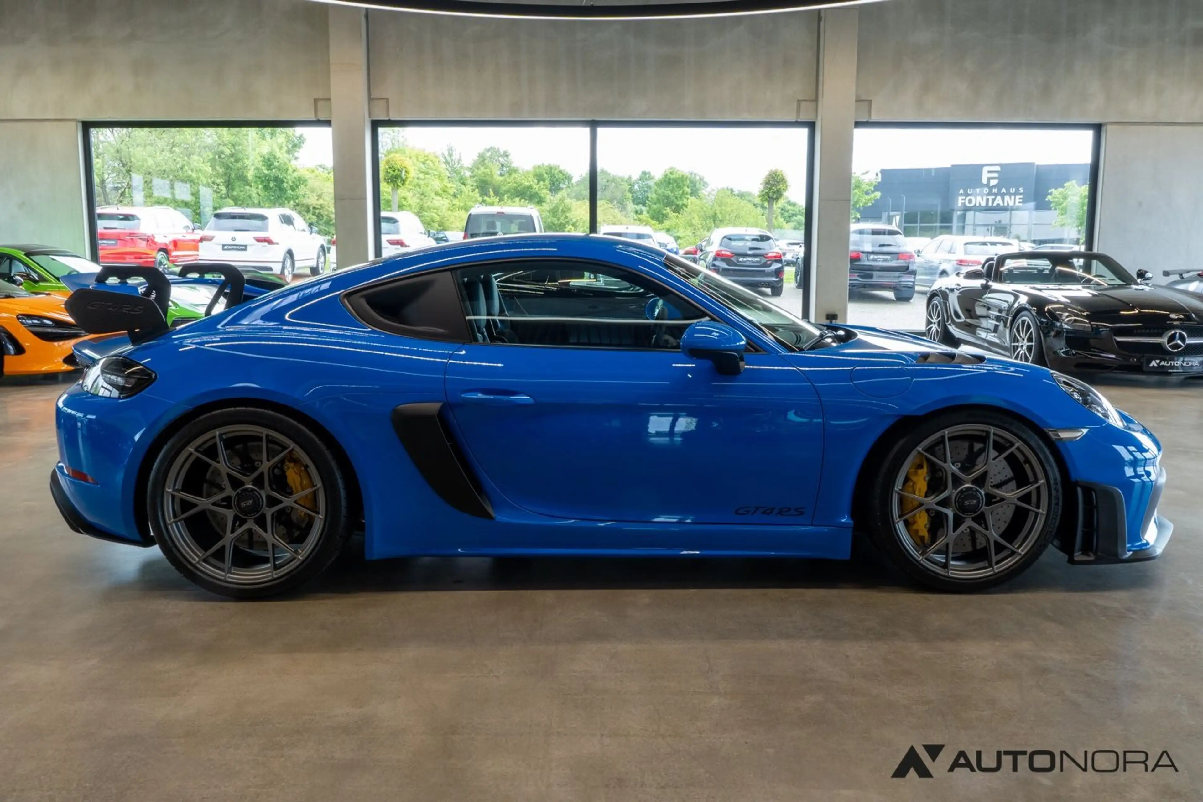 Porsche Cayman GT4 RS PCCB Approved — photo 13