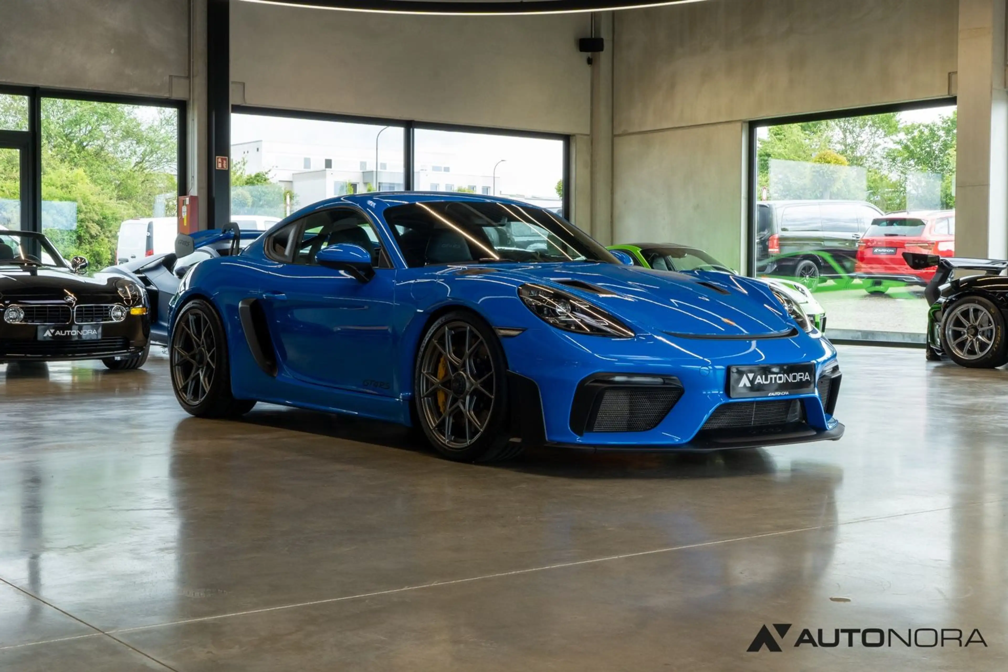 Porsche Cayman GT4 RS PCCB Approved — photo 11