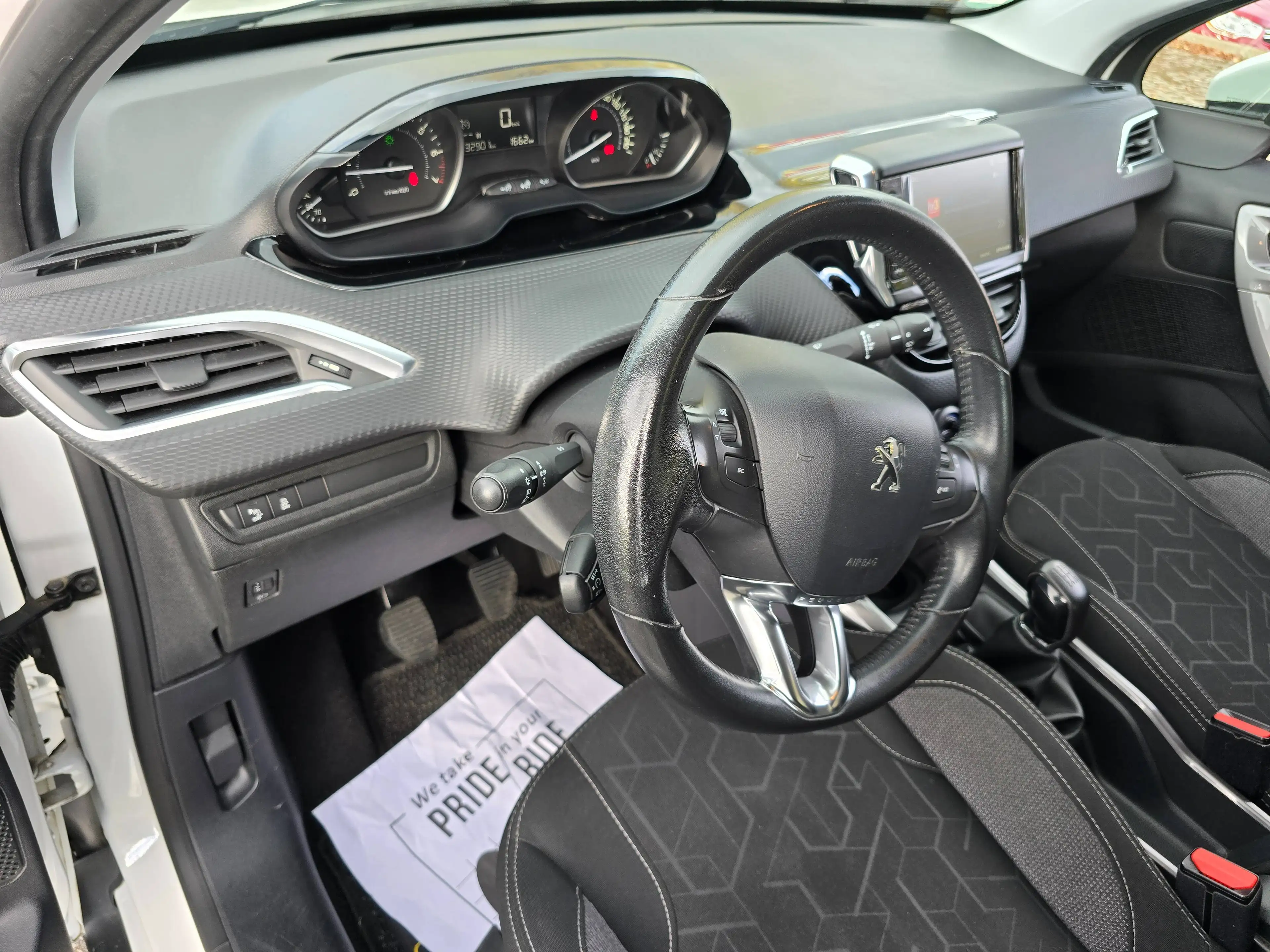 Peugeot 2008 Active 1.2 PureTech TÜV neu, Zahnriemen erneuert, Bremsen komplett neu — photo 12