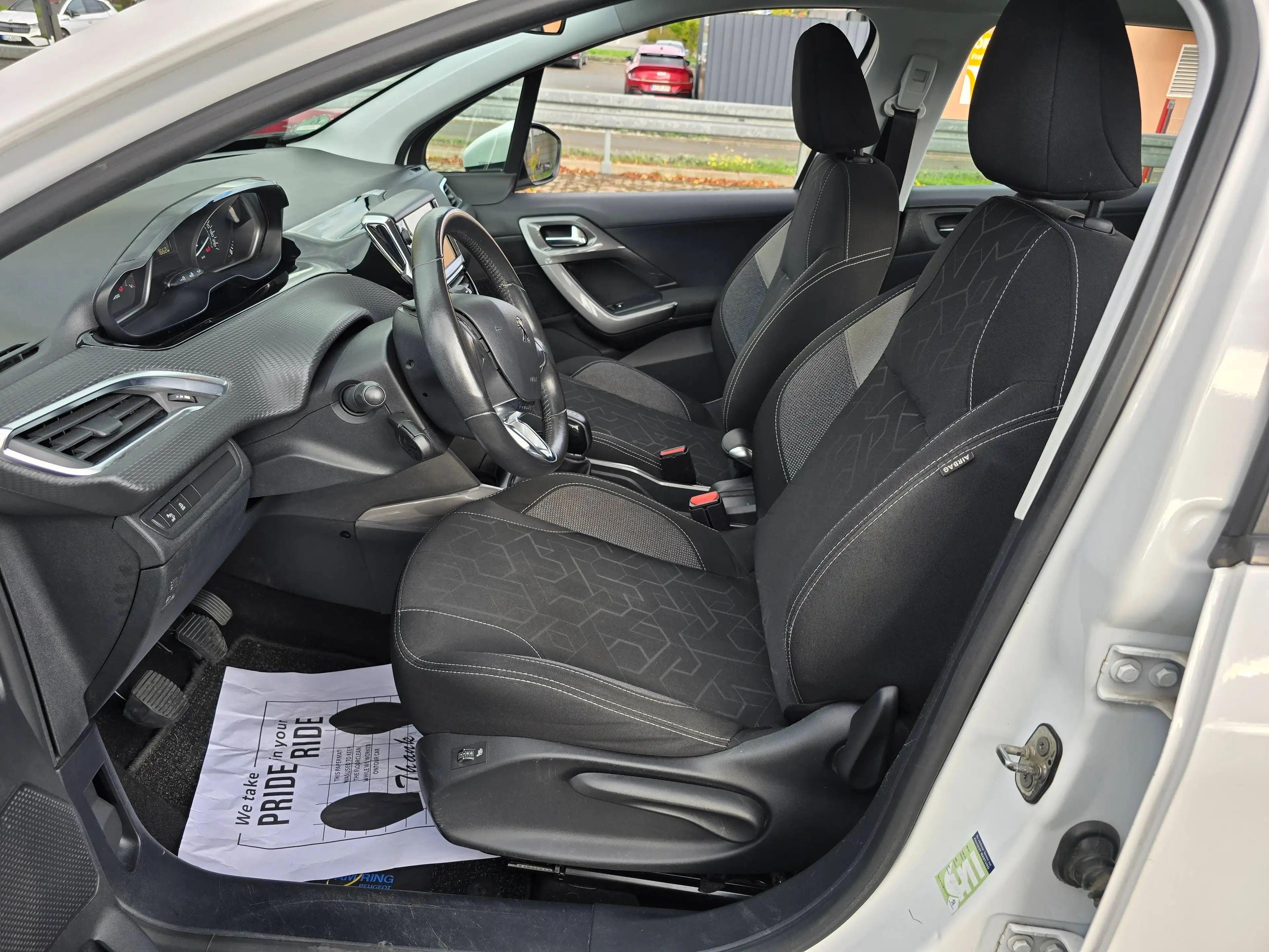 Peugeot 2008 Active 1.2 PureTech TÜV neu, Zahnriemen erneuert, Bremsen komplett neu — photo 11