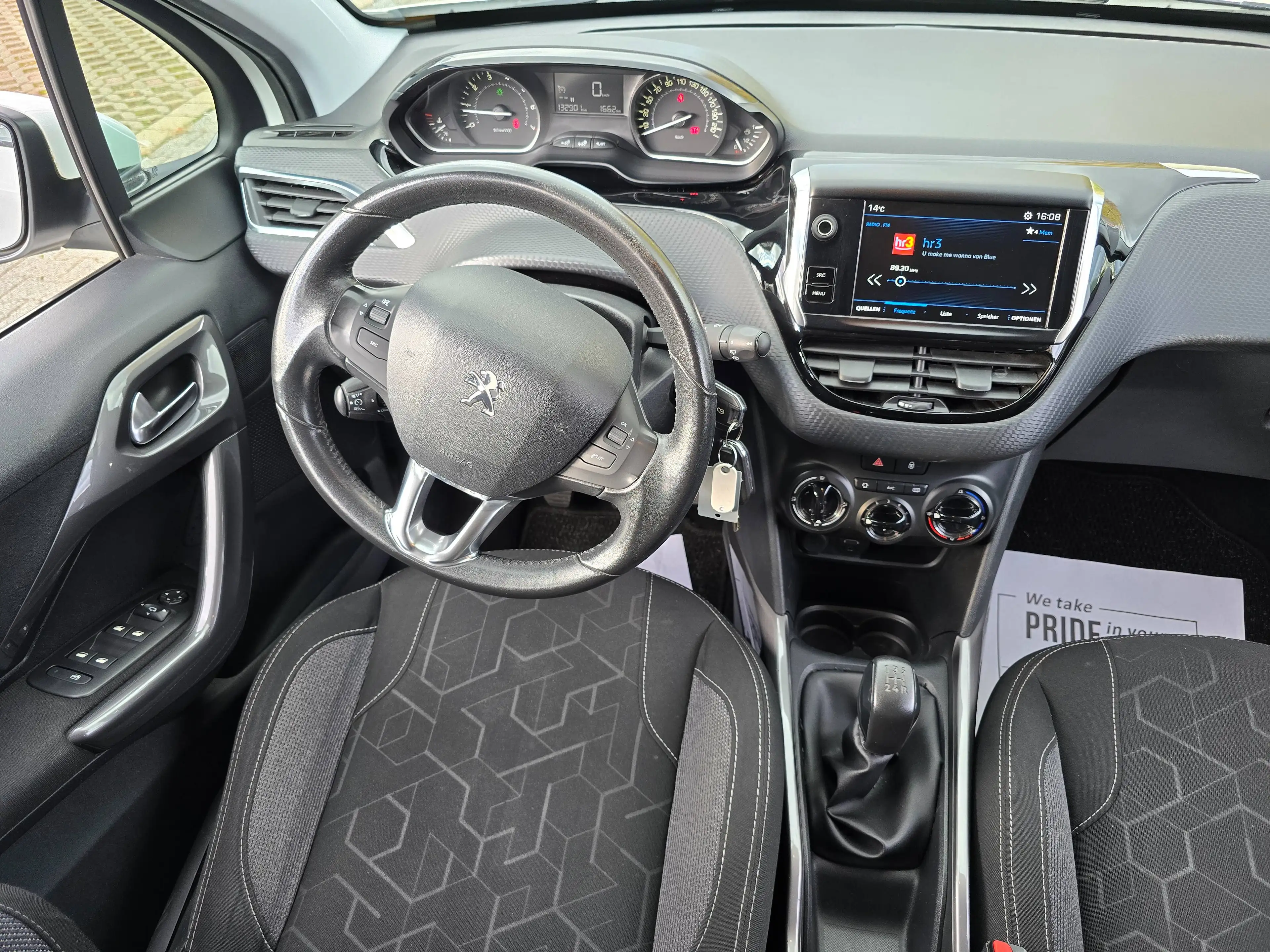 Peugeot 2008 Active 1.2 PureTech TÜV neu, Zahnriemen erneuert, Bremsen komplett neu — photo 2