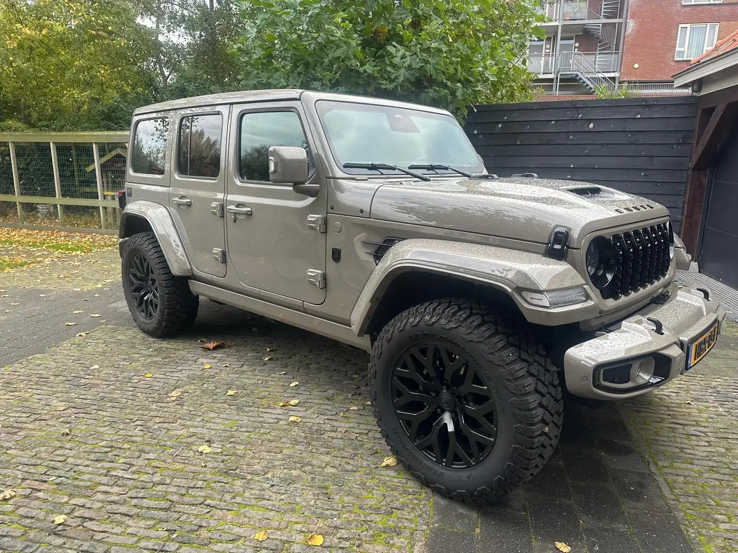 Jeep Wrangler Brute Richmond Custom Бежевий - 1