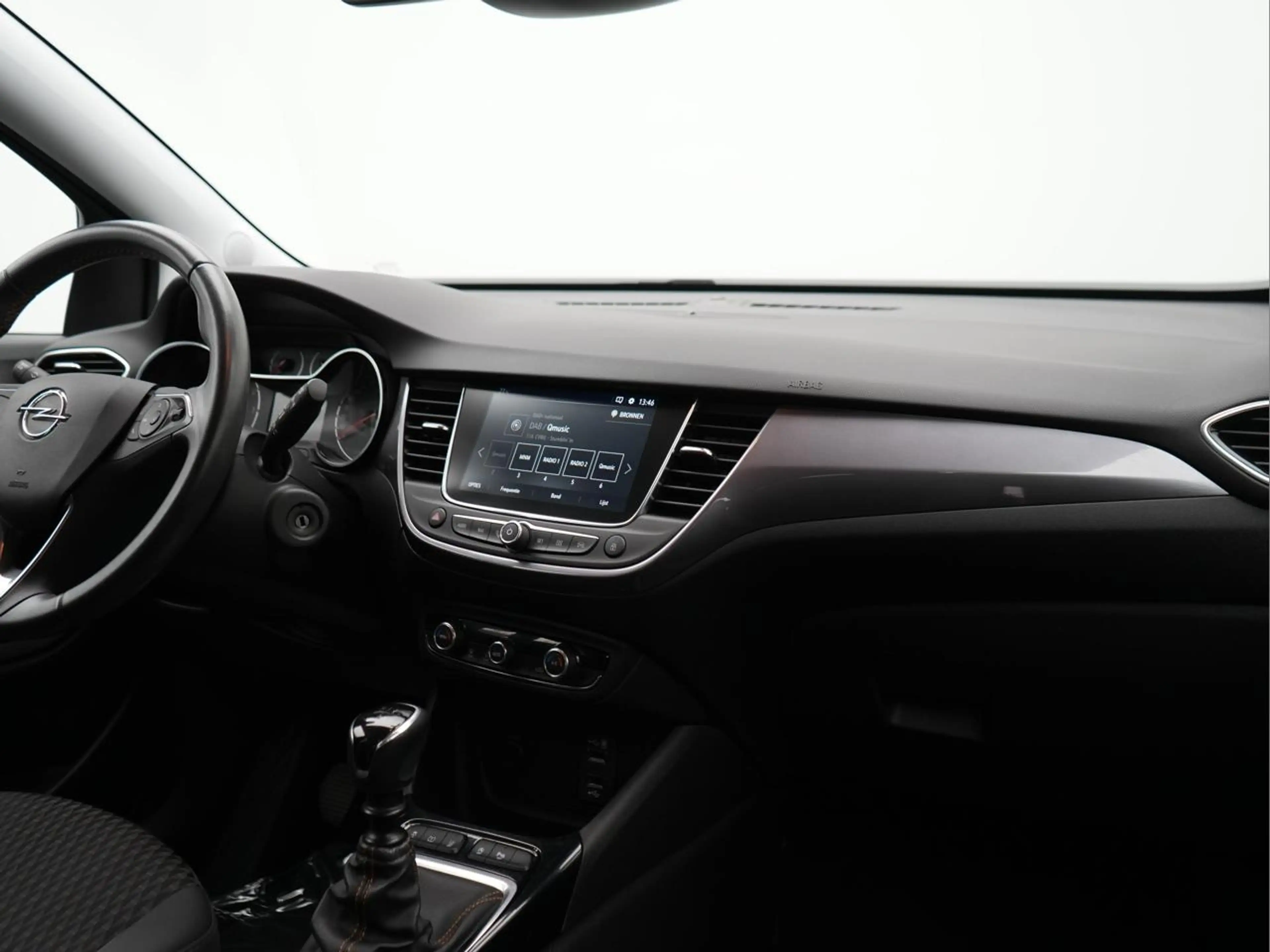 Opel Crossland 1.2 Turbo ECOTEC Elegance S/S — photo 15