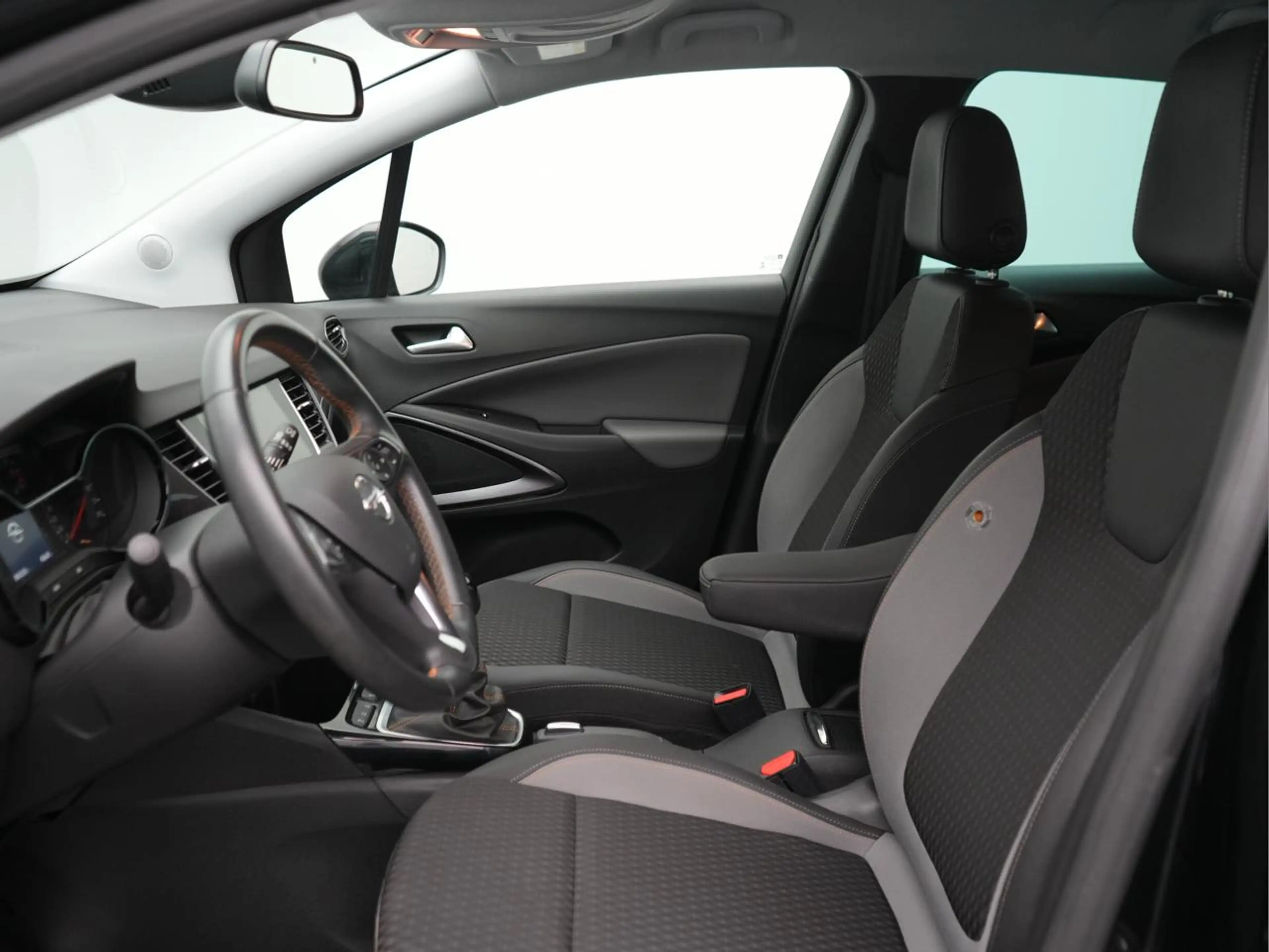 Opel Crossland 1.2 Turbo ECOTEC Elegance S/S — photo 9