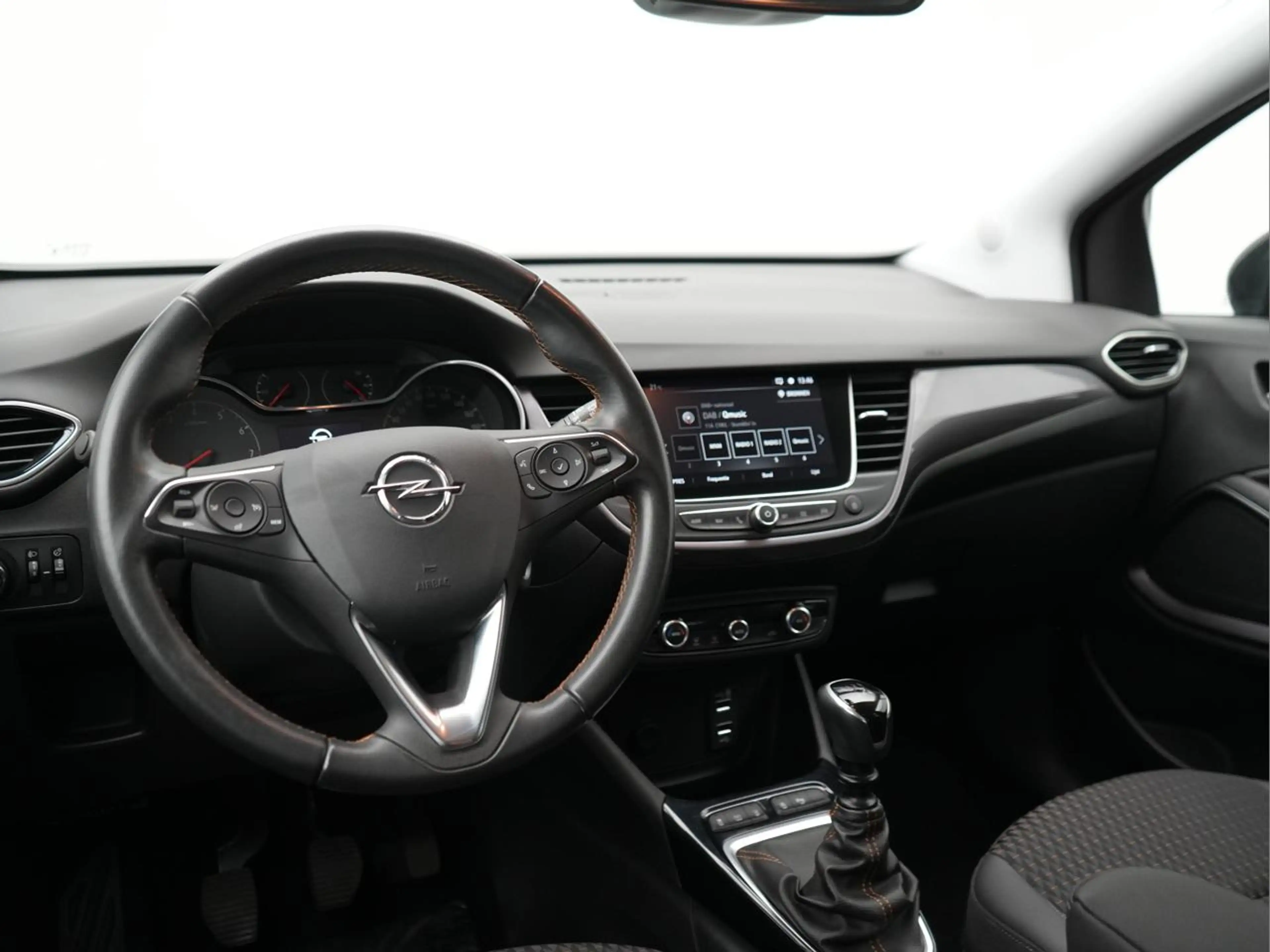 Opel Crossland 1.2 Turbo ECOTEC Elegance S/S — photo 11