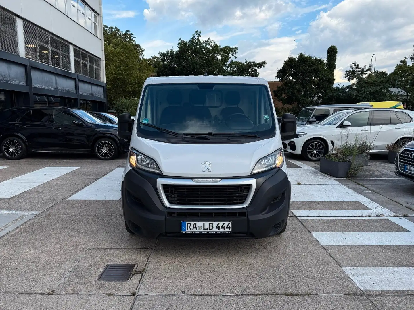 Peugeot Boxer Kasten 333 L2H1 BlueHDi 140 Stop&Start Weiß - 2