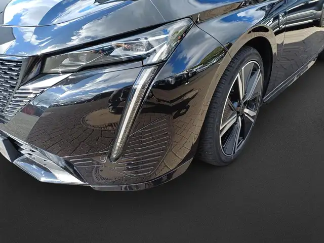 Peugeot 308 view 9