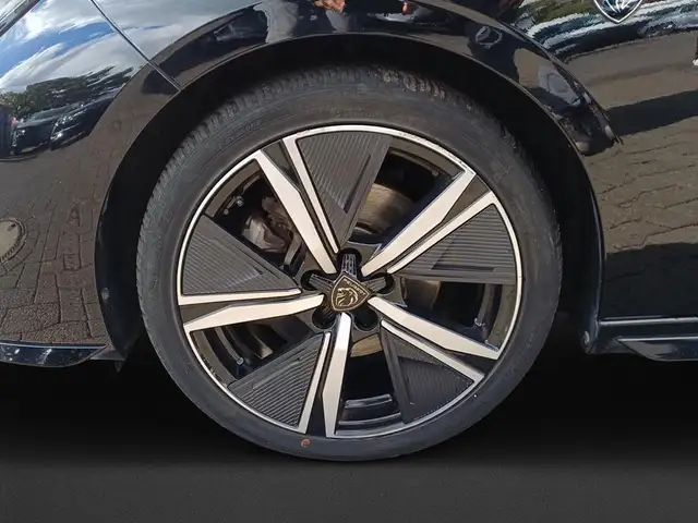 Peugeot 308 view 8