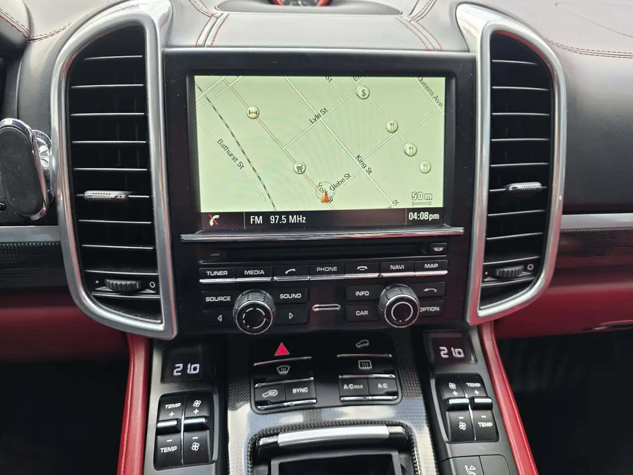 Porsche Cayenne снимка Porsche Cayenne