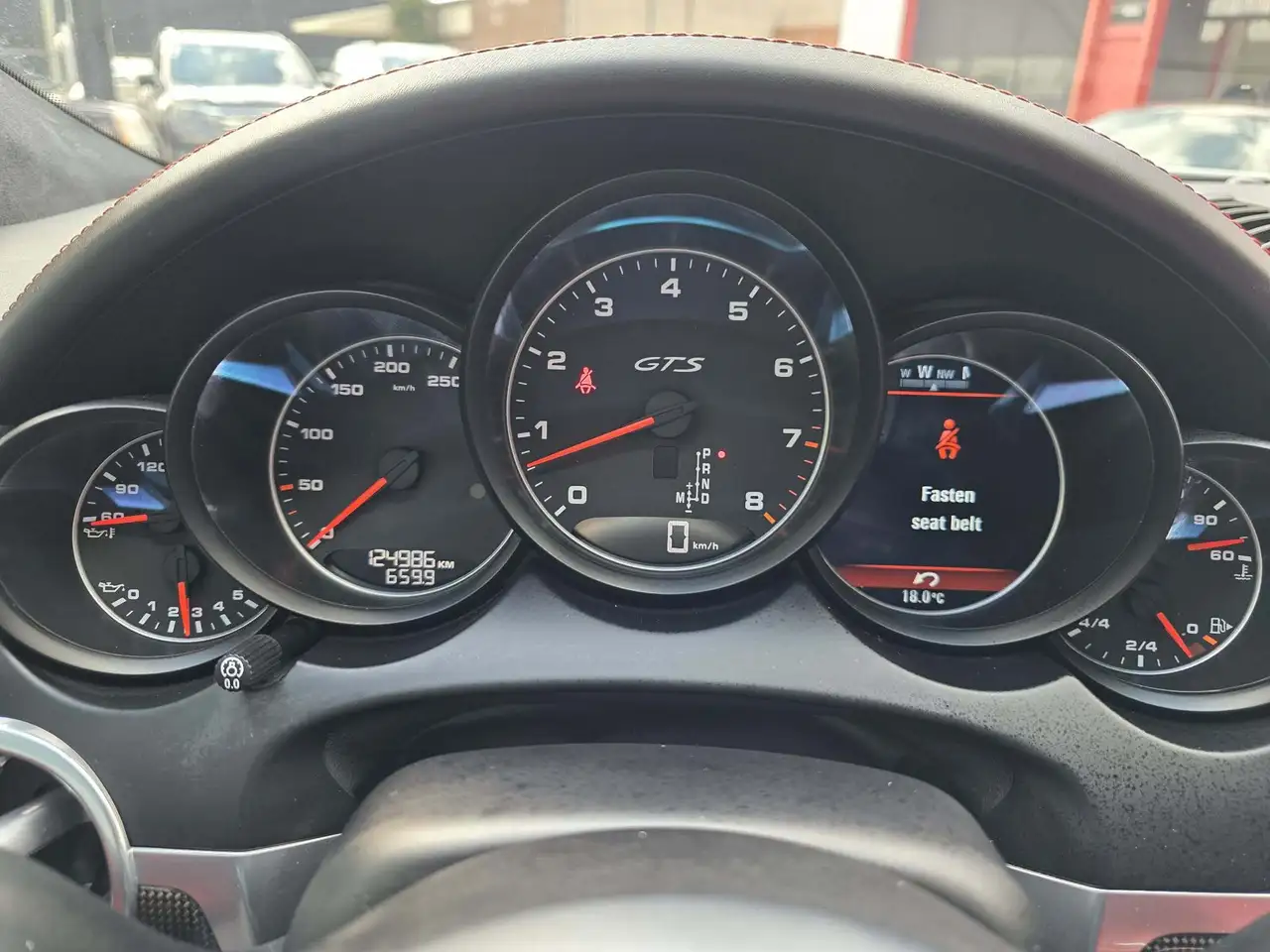 Porsche Cayenne снимка Porsche Cayenne
