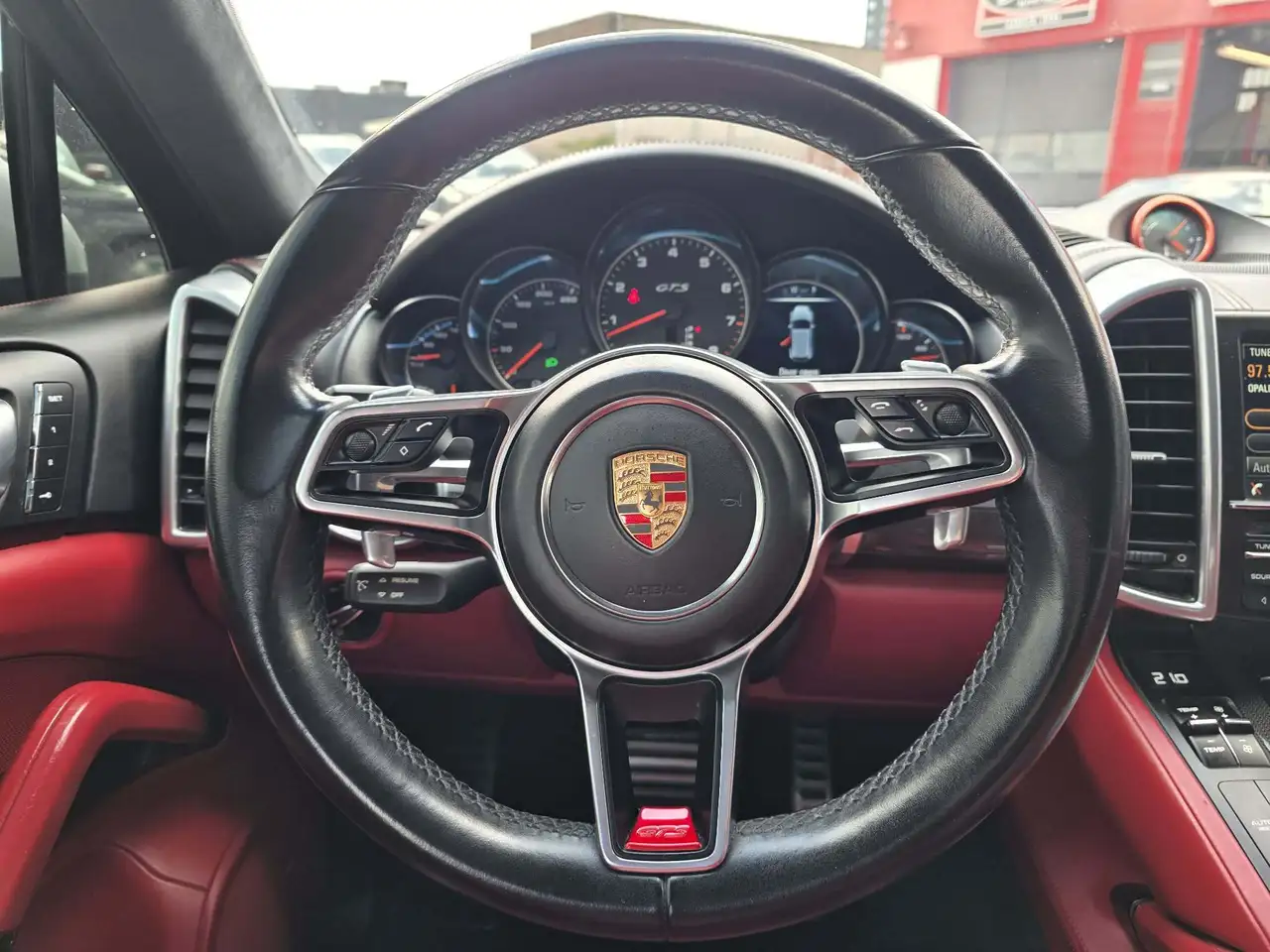 Porsche Cayenne снимка Porsche Cayenne