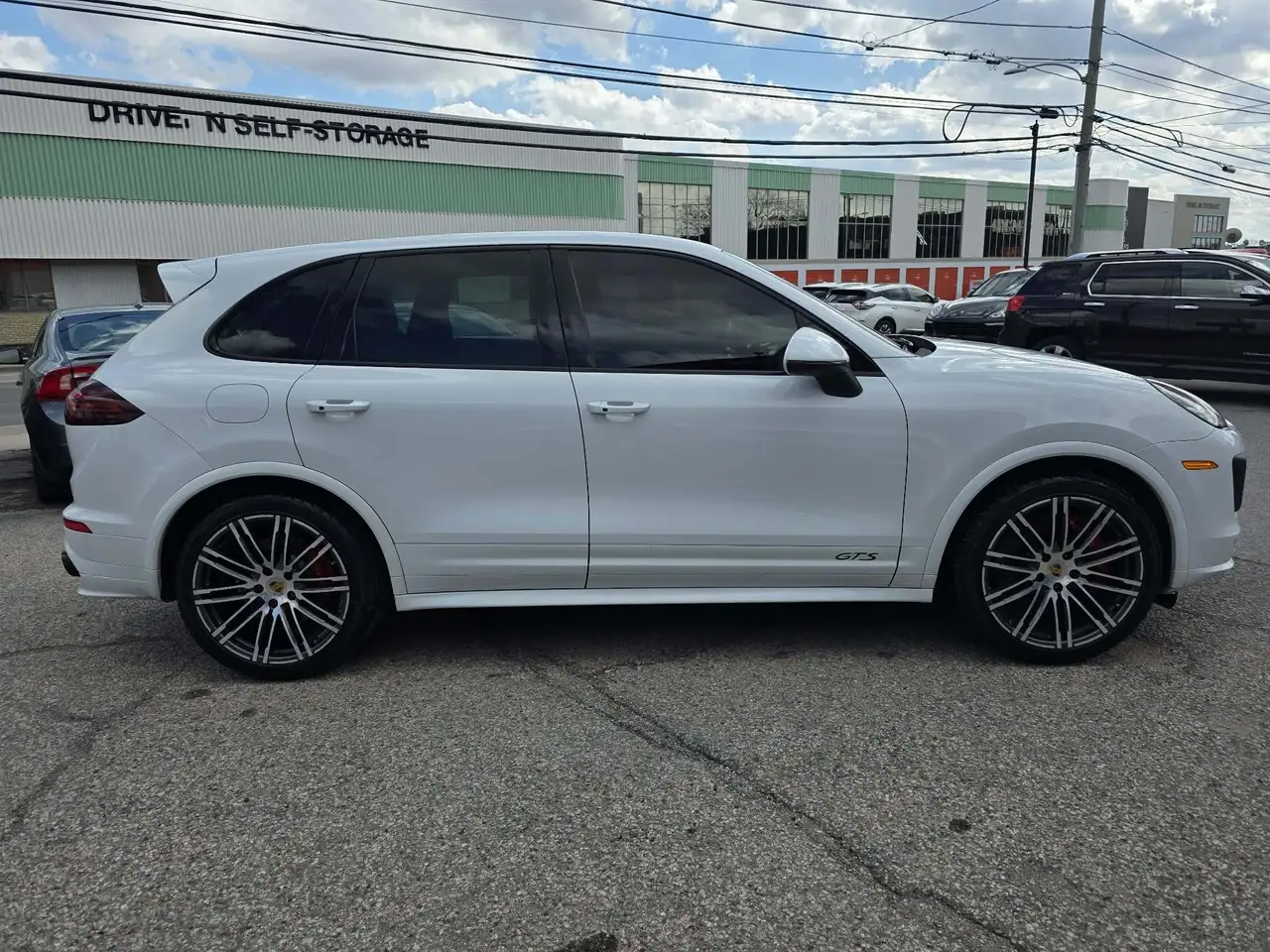 Porsche Cayenne снимка Porsche Cayenne