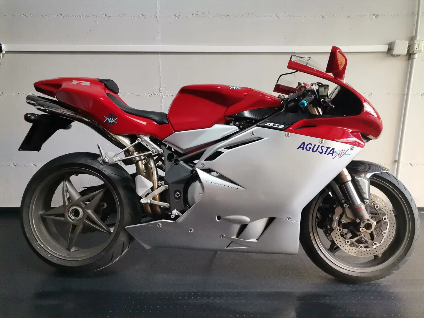 MV Agusta F4 750 Rouge - 1