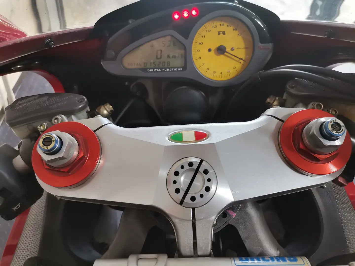 MV Agusta F4 750 Rouge - 2
