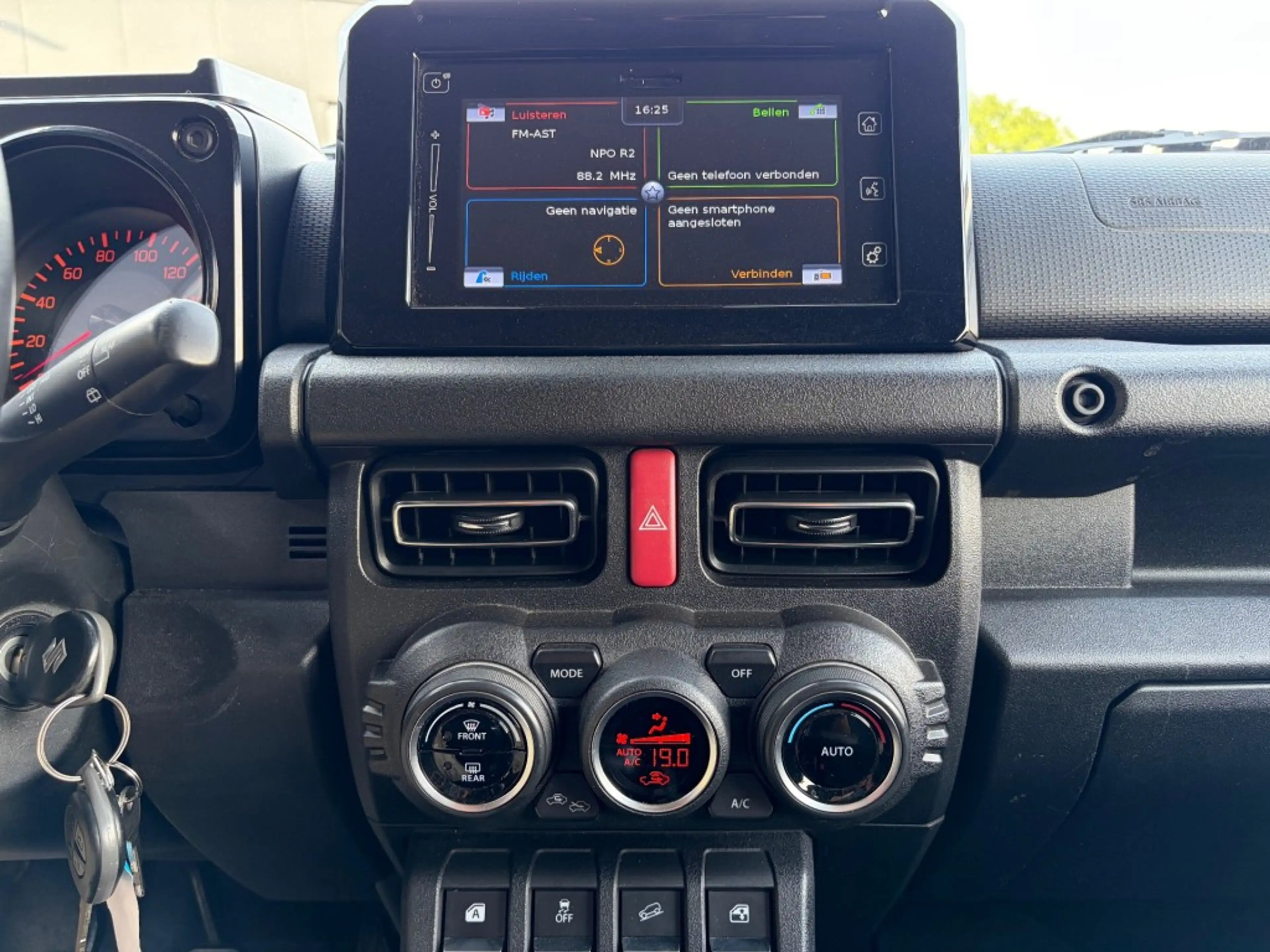 Suzuki Jimny 1.5 AllGrip Navi Cruise ECC — photo 8