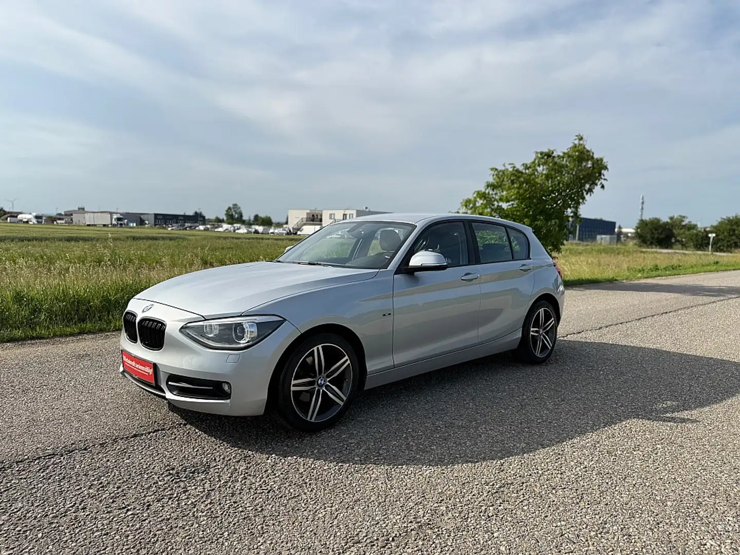 BMW 118 d Österreich-Paket *Sport-Line* Silber - 2