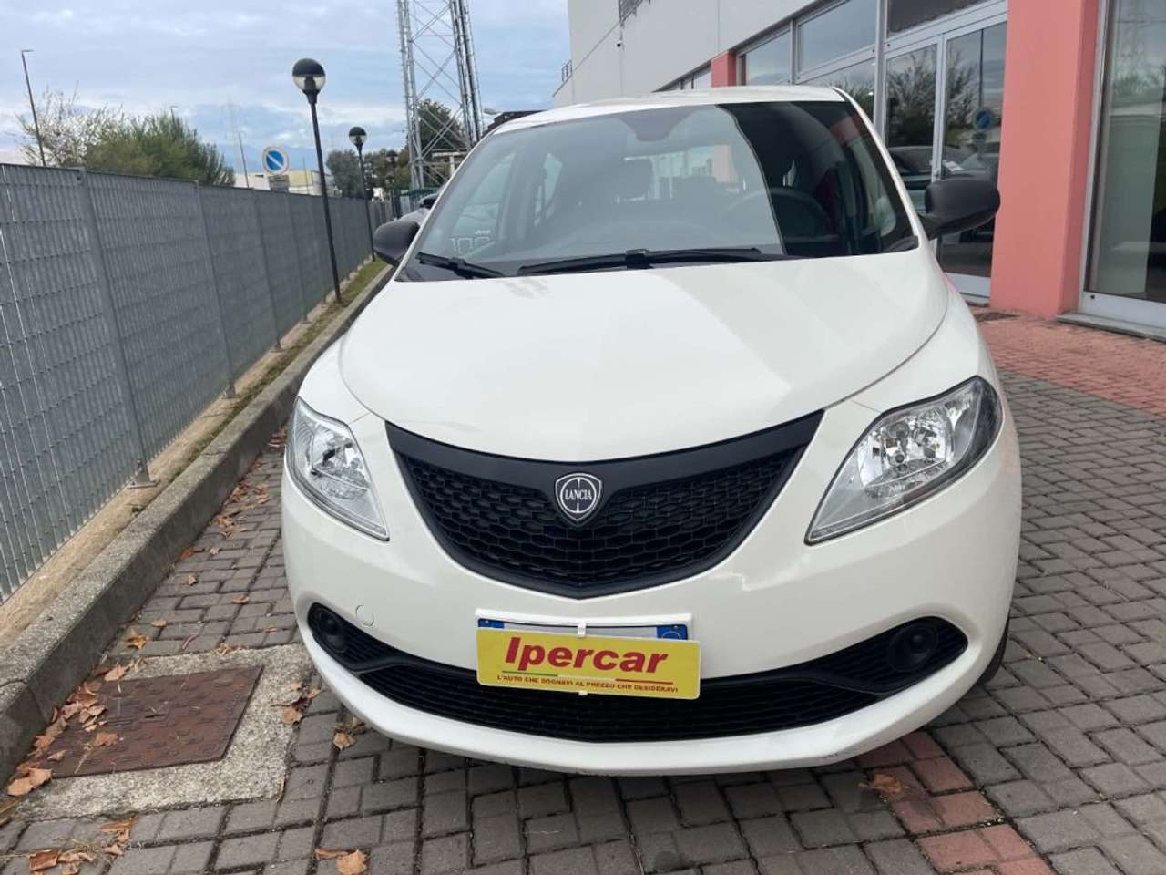 Lancia Ypsilon 1.0 FireFly 5 porte S&S Hybrid Ecochic Silver