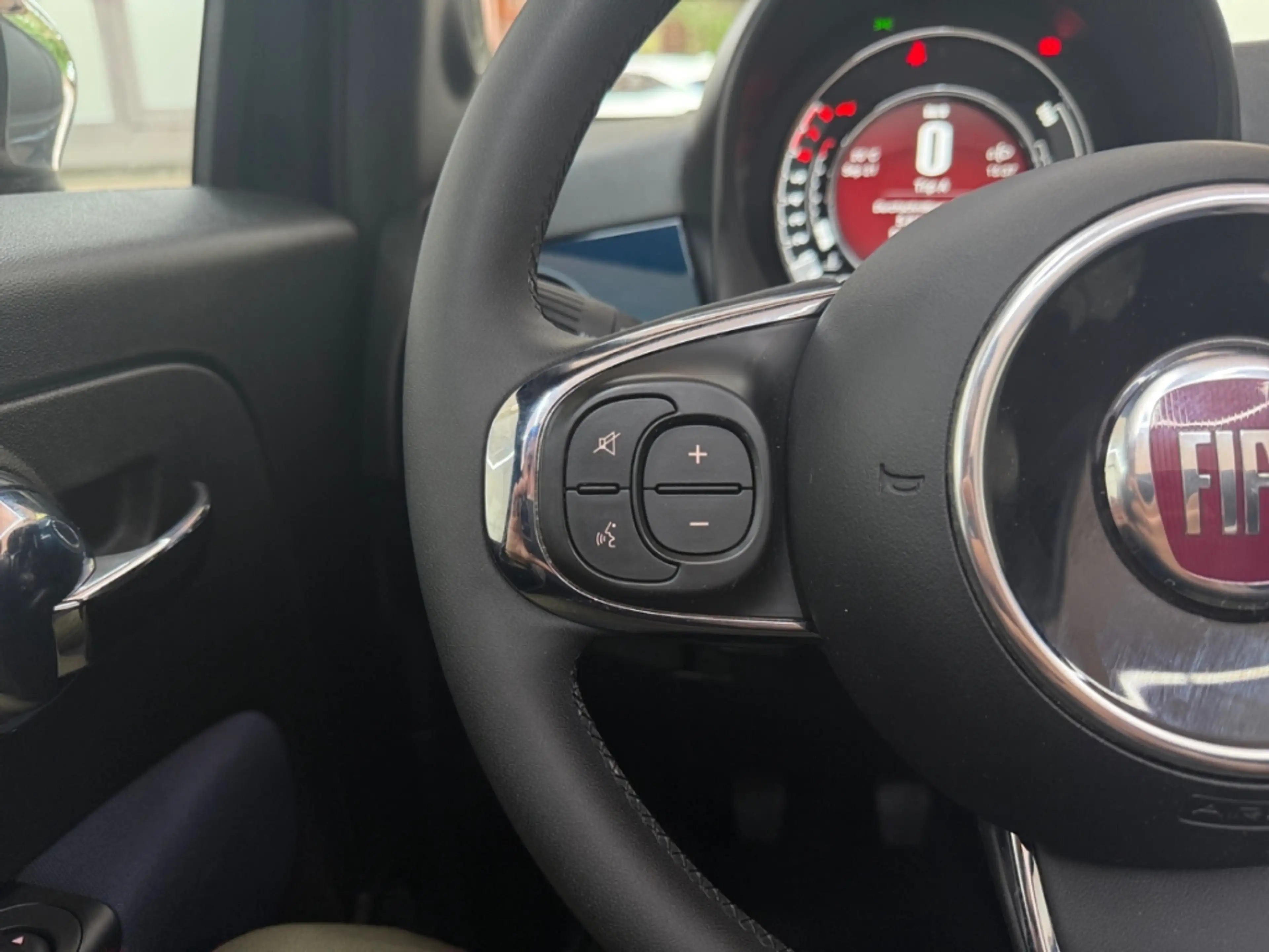 Fiat 500C Club TEMPOMAT APPLE/ANDROID ALU PDC BLUETOOTH KLIM — photo 15