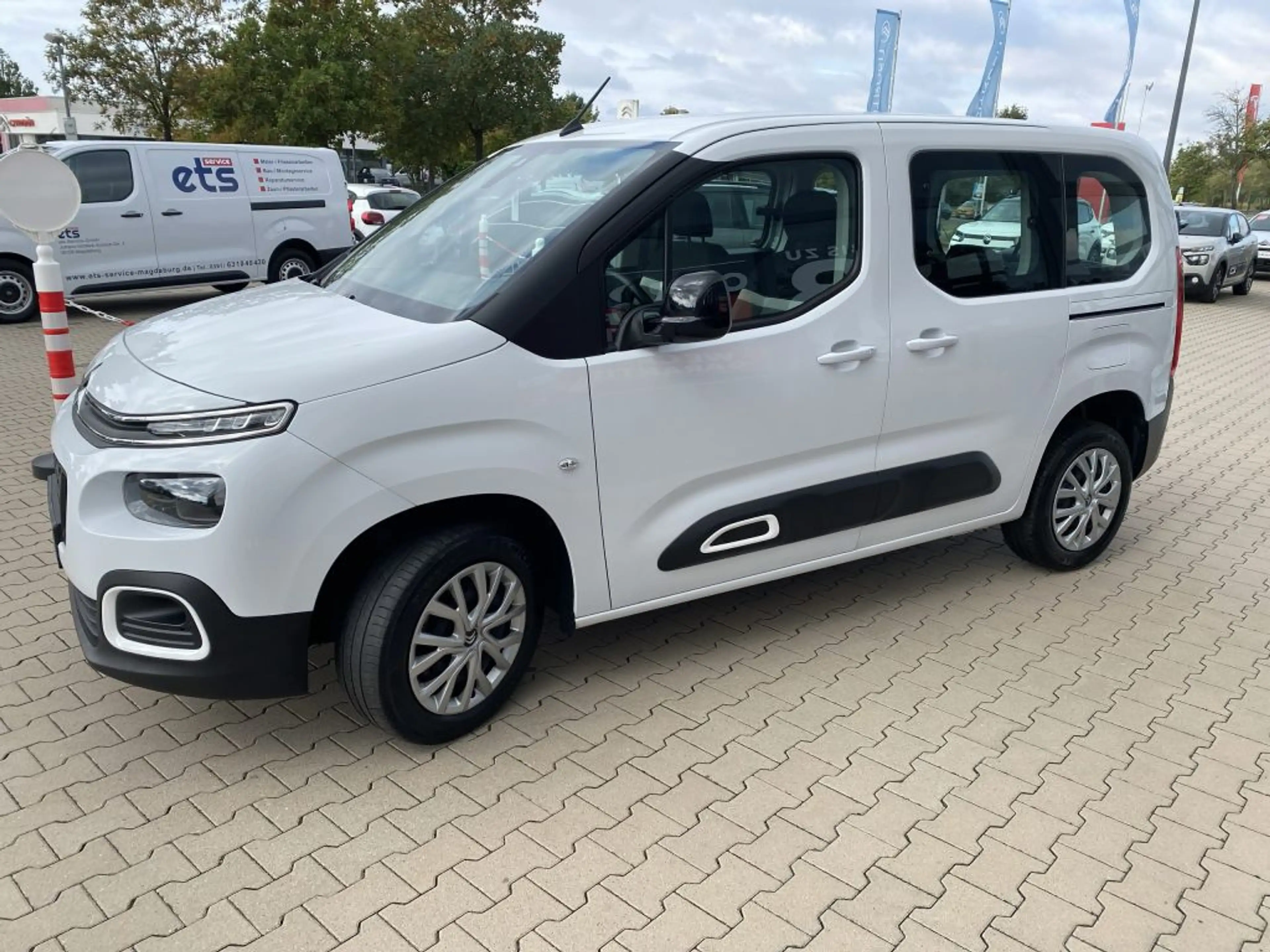 Citroen Berlingo M PureTech 110 FEEL *Keyless*PDC*8 Zoll*Klimautom* — photo 6