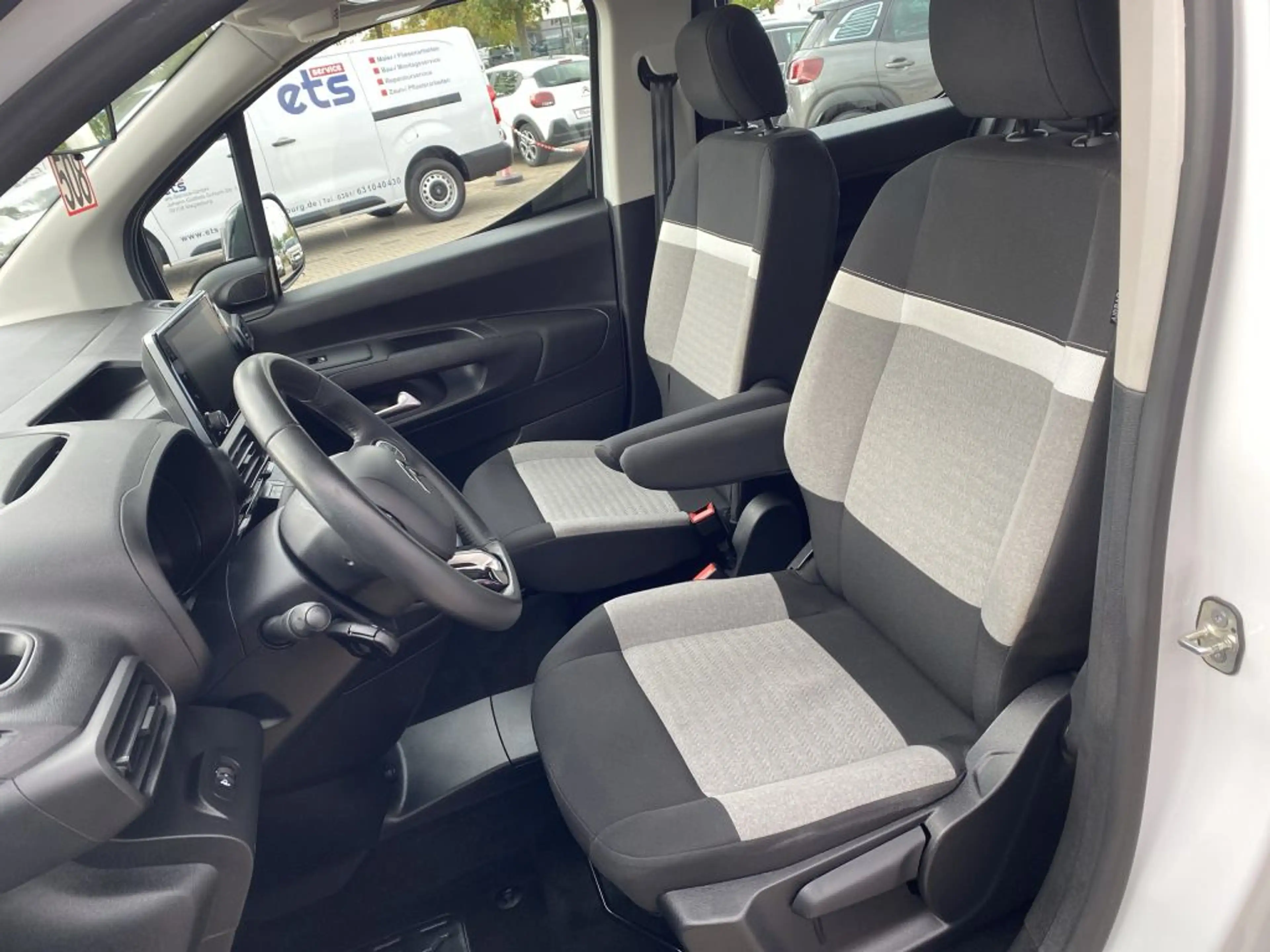 Citroen Berlingo M PureTech 110 FEEL *Keyless*PDC*8 Zoll*Klimautom* — photo 8