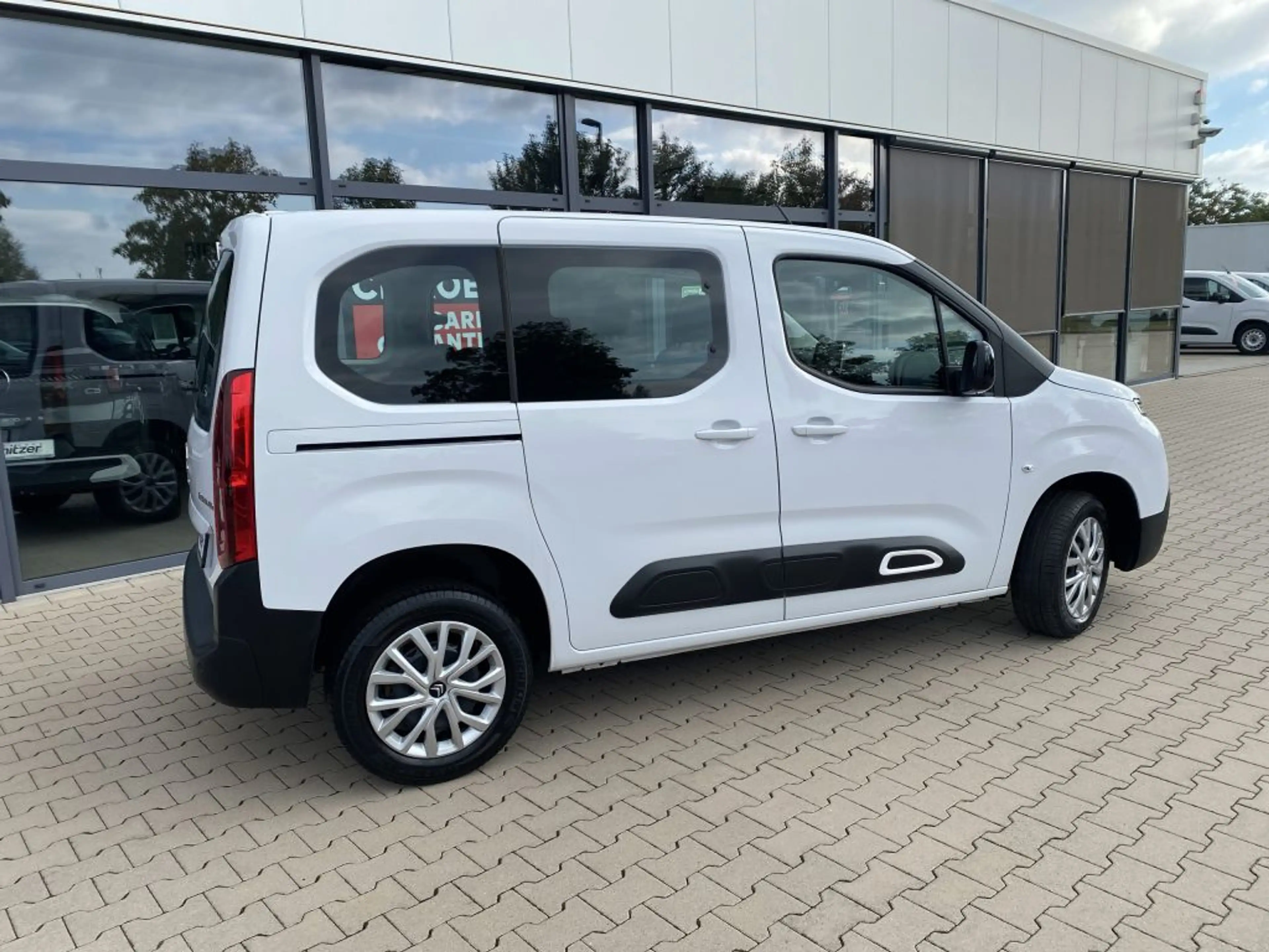 Citroen Berlingo M PureTech 110 FEEL *Keyless*PDC*8 Zoll*Klimautom* — photo 5