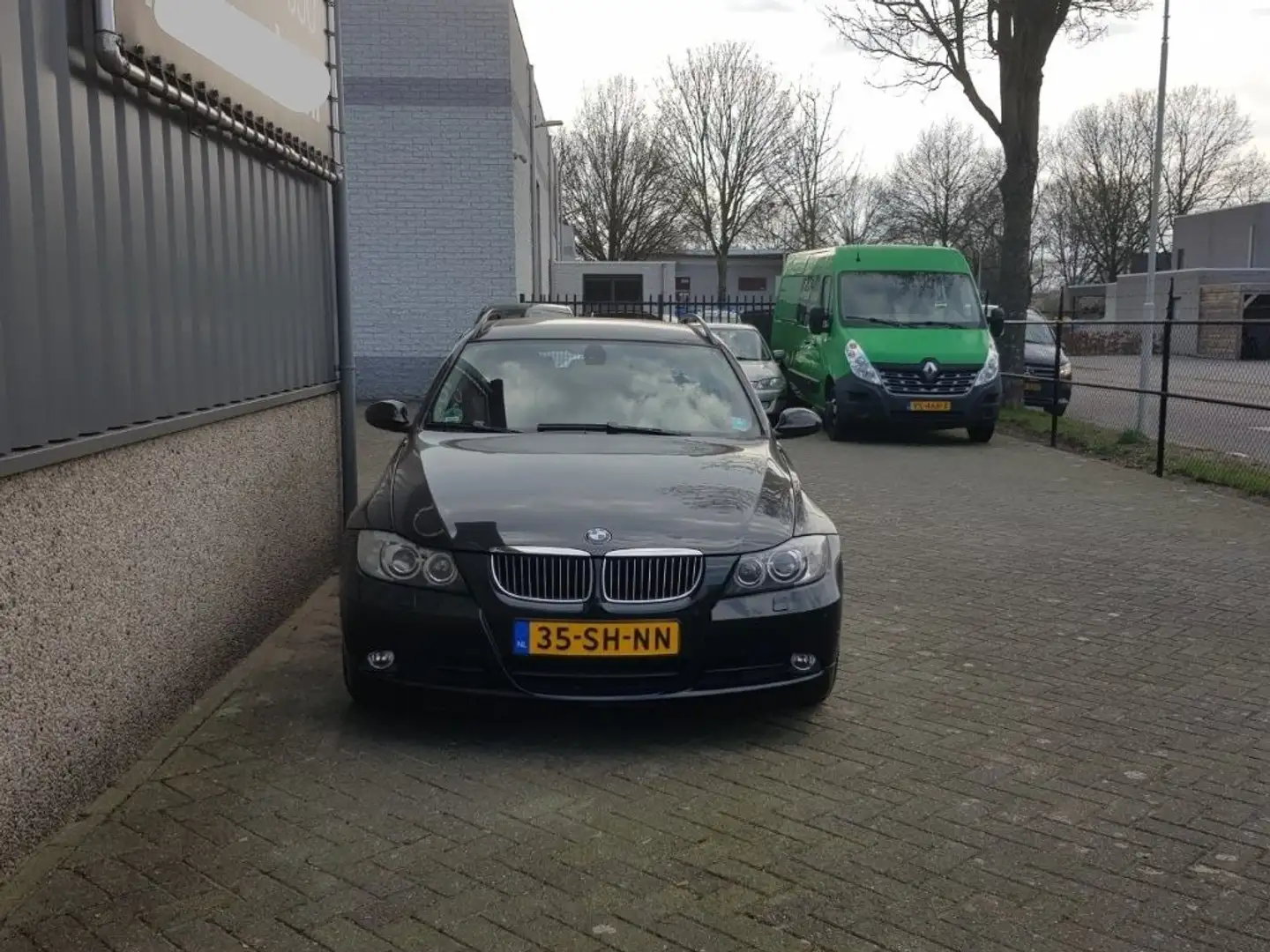 BMW 325 325i Dynamic Exec. Zwart - 2