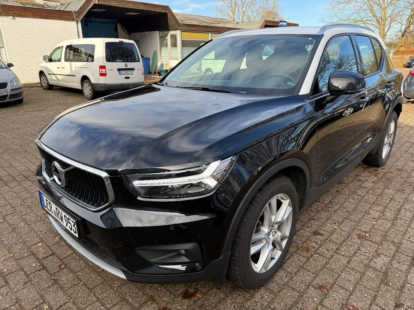Volvo XC40 XC40 Momentum Pro AWD Schwarz - 1