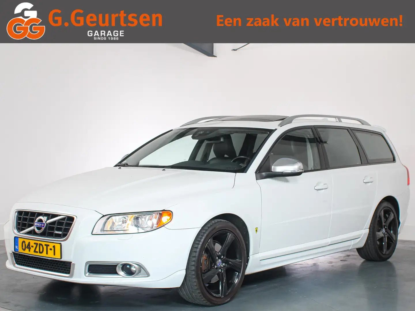 Volvo V70 2.0 T5 R-design, Summum, Schuif/Kanteldak, Leder, Blanco - 1