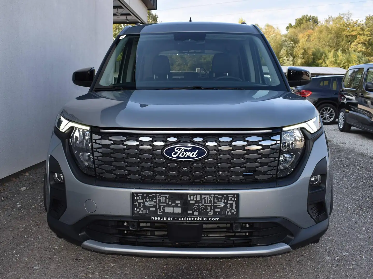 Ford Tourneo Courier BEV Active Grau - 2